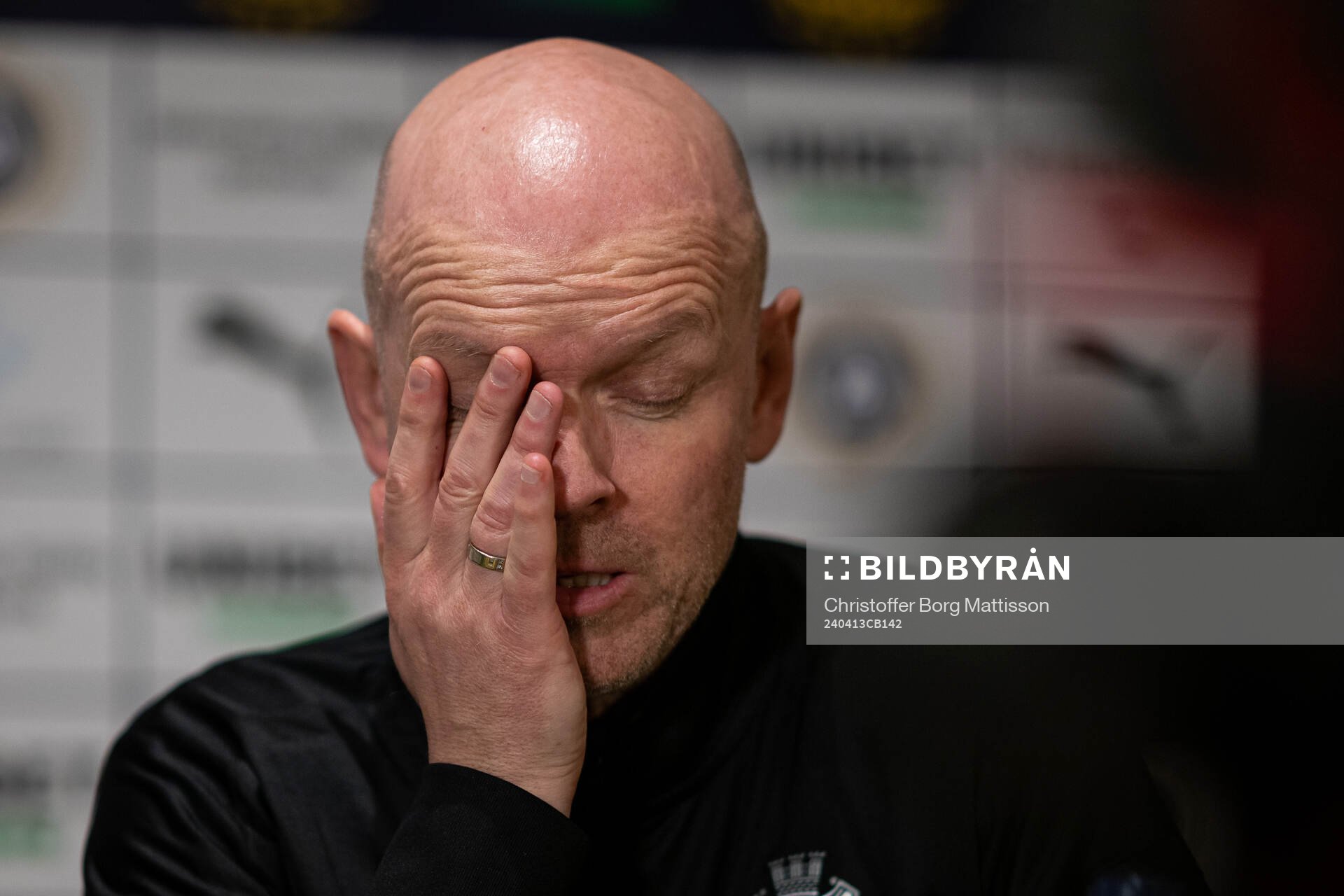 AIKs tränare Henning Berg deppar