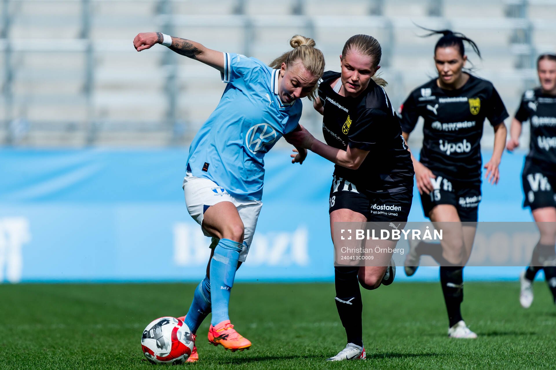Malmö FFs Nathalie Hoff Persson och Umeås Alva Eriksson