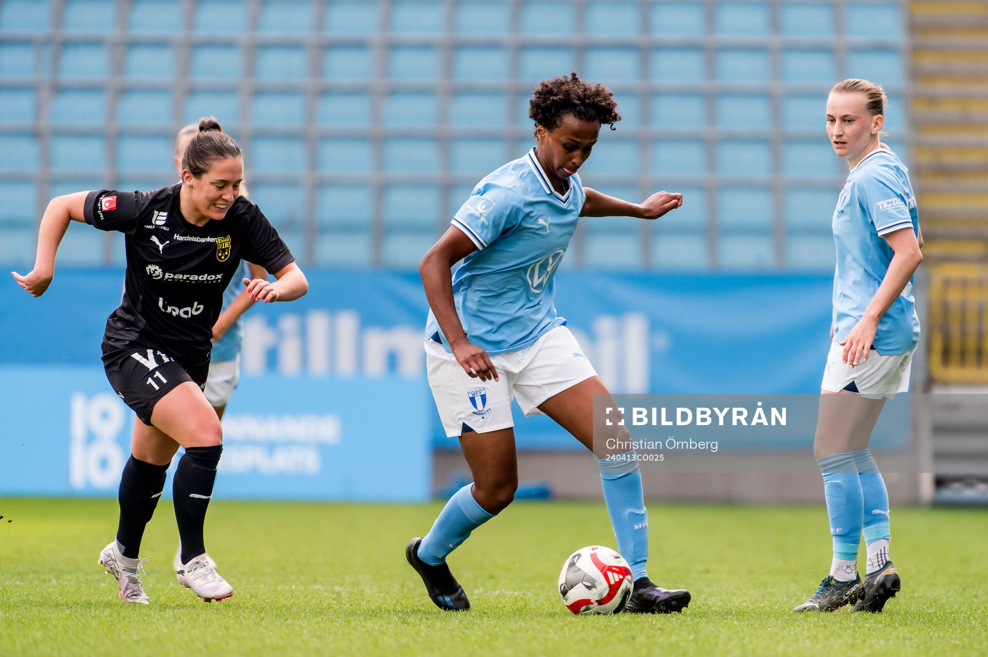 Malmö FFs Hanna Lofthammar och Umeås Alma Nygren