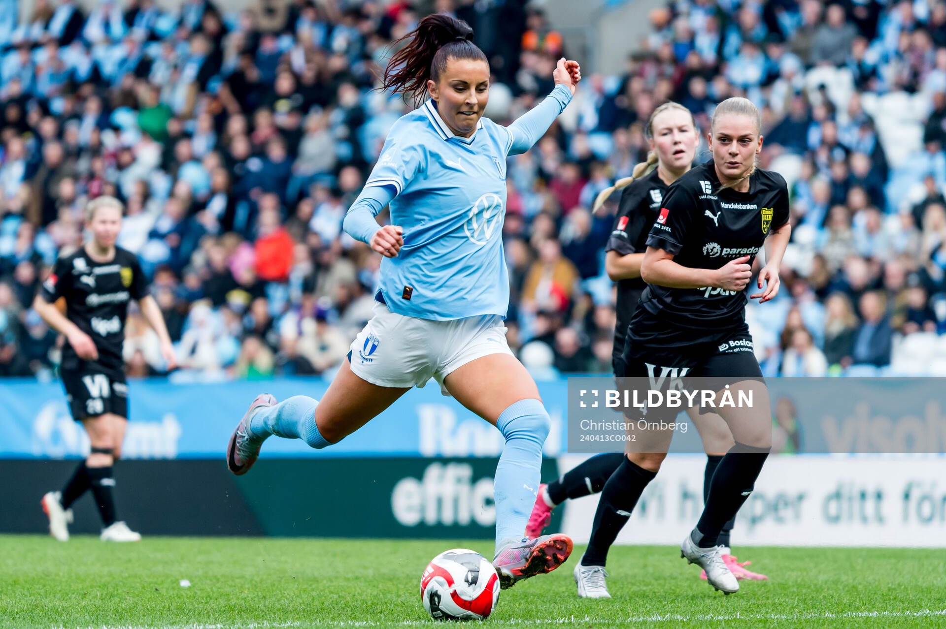 Malmö FFs Malin Gunnarsson och Umeås Emma Becker