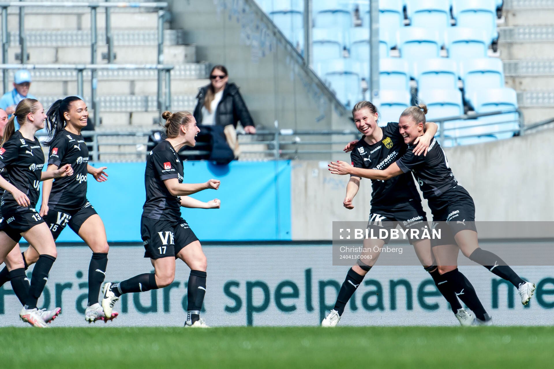 Umeås Emma Becker jublar