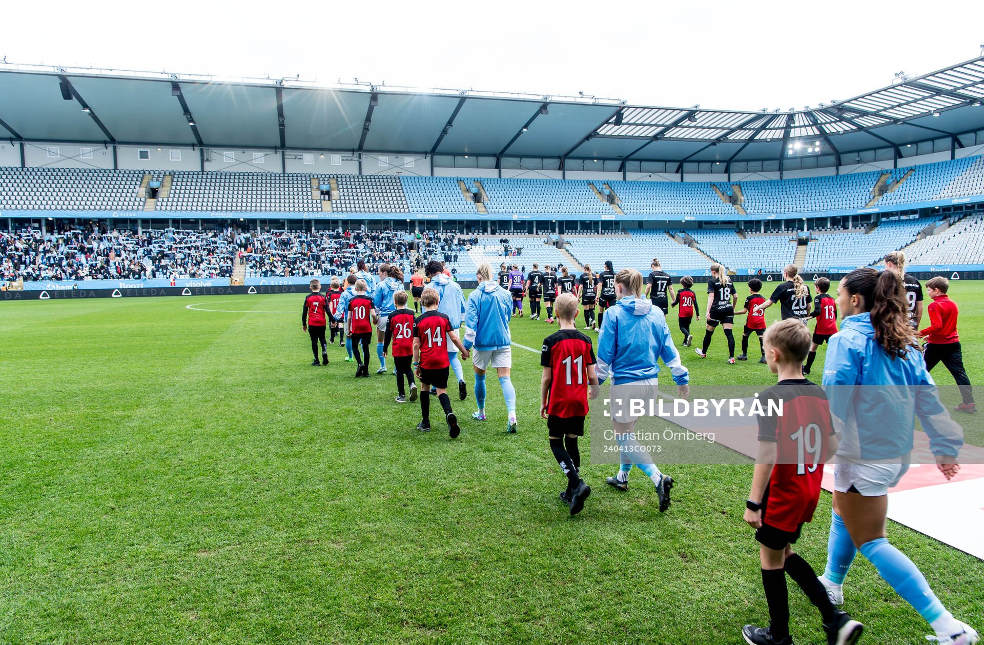 Lagen kommer in på Eleda stadion