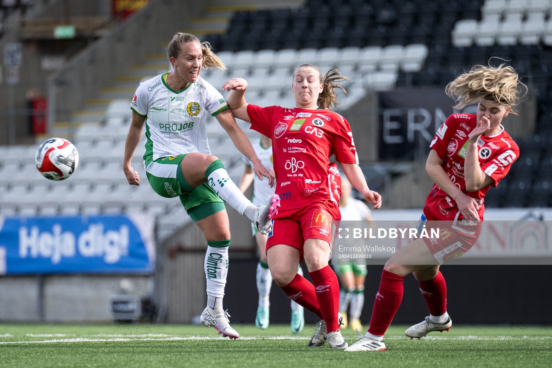 Hammarbys Julia Roddar och KIF Örebros Inka Sarjanoja