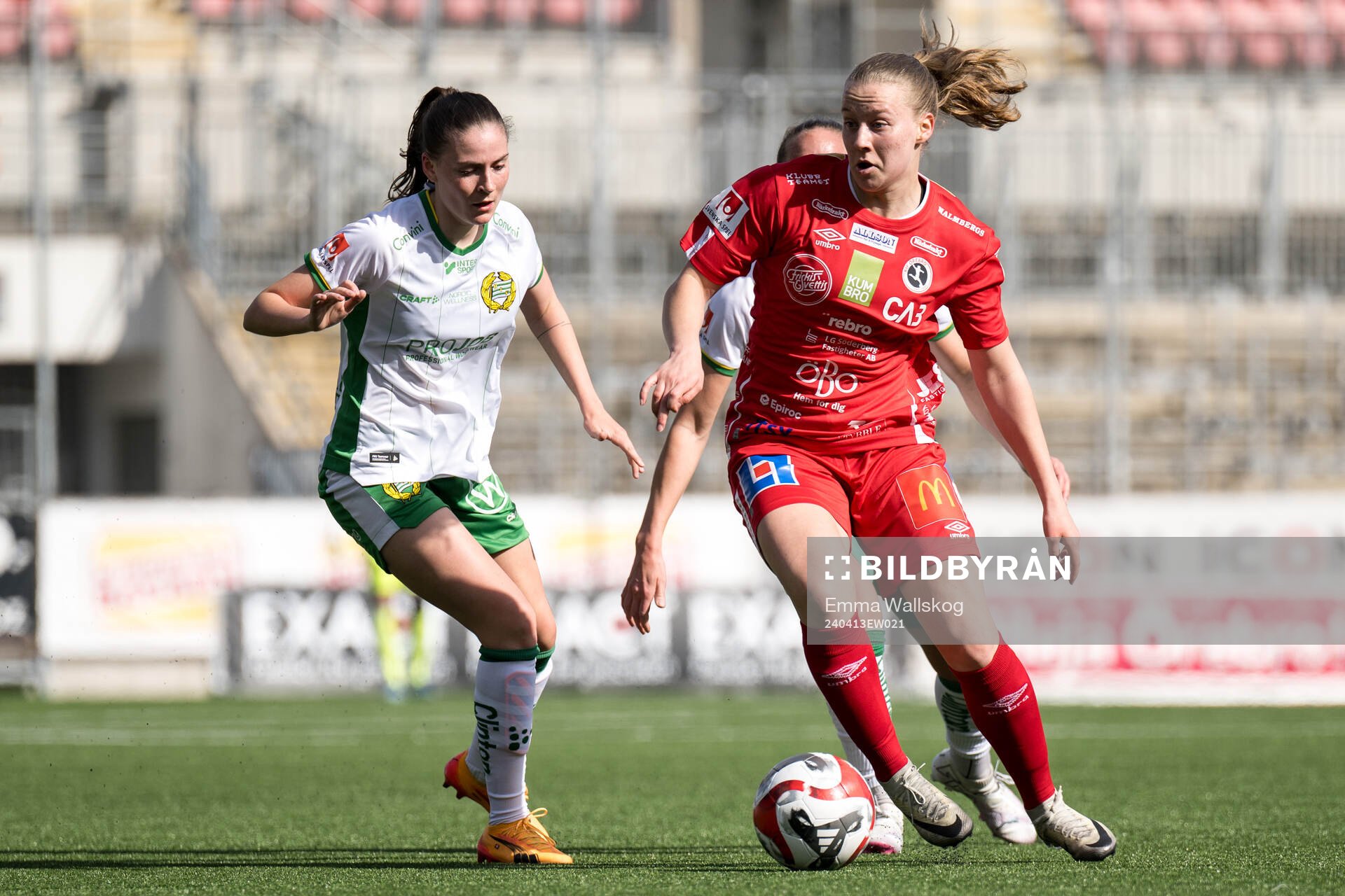 Hammarbys Smilla Vallotto och KIF Örebros Inka Sarjanoja