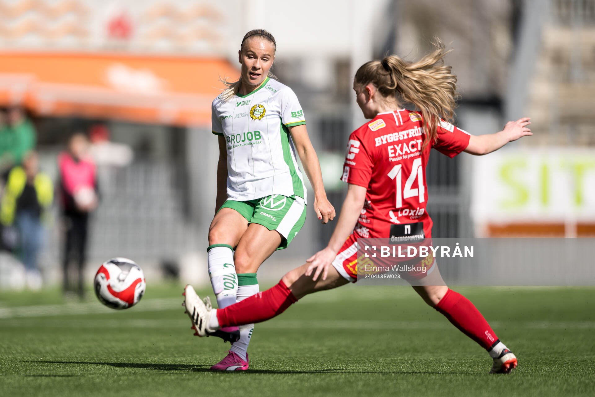 Hammarbys Stina Lennartsson och KIF Örebros Bergþora Sol