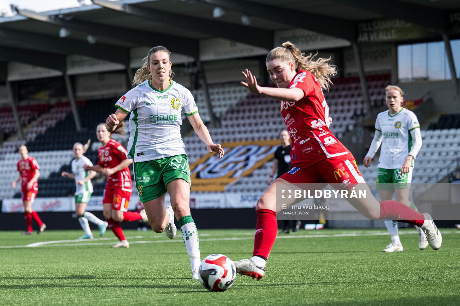 Hammarbys Emma Westin och KIF Örebros Bergþora Sol