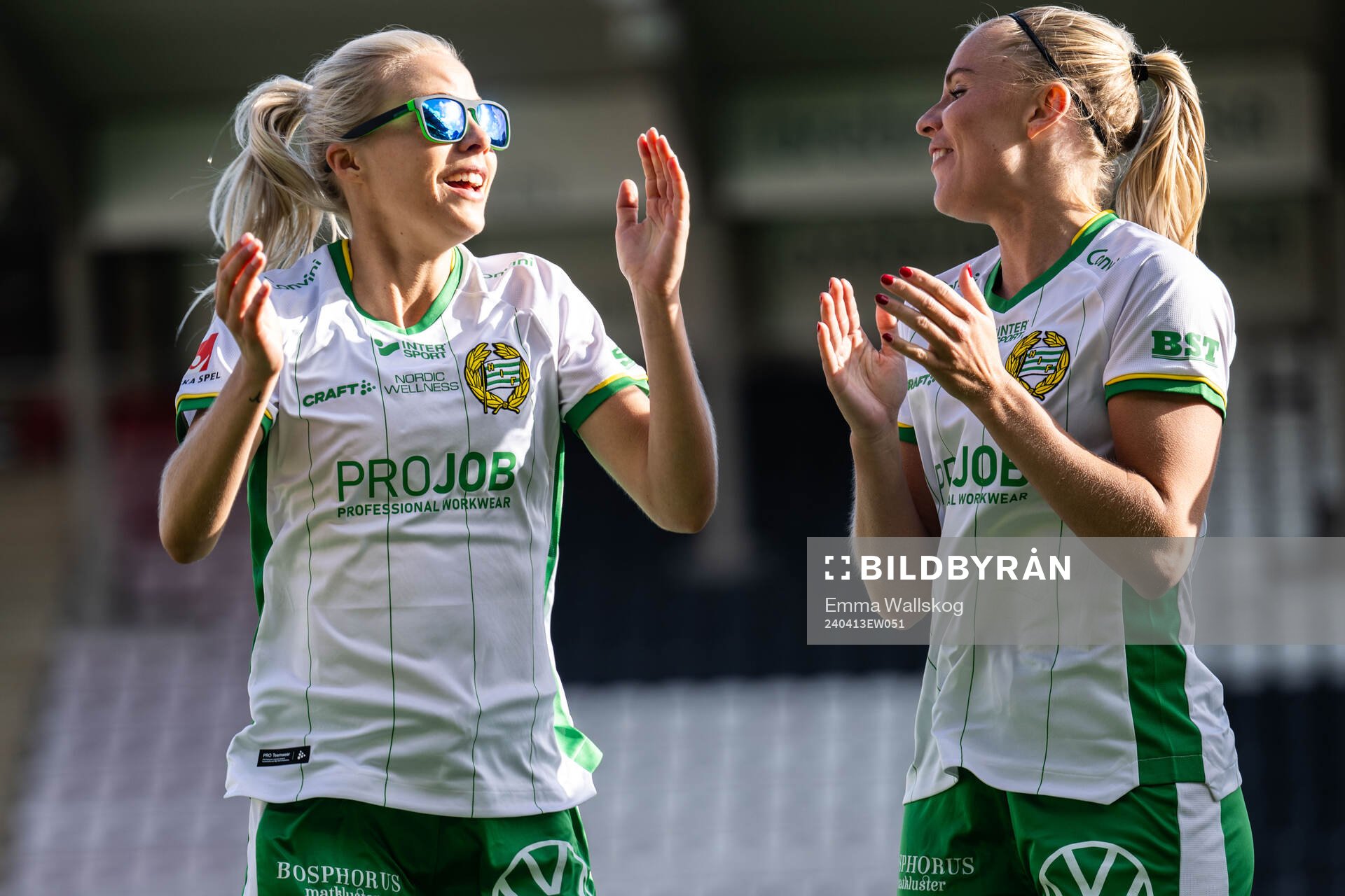 Hammarbys Lotta Ökvist och Stina Lennartsson jublar