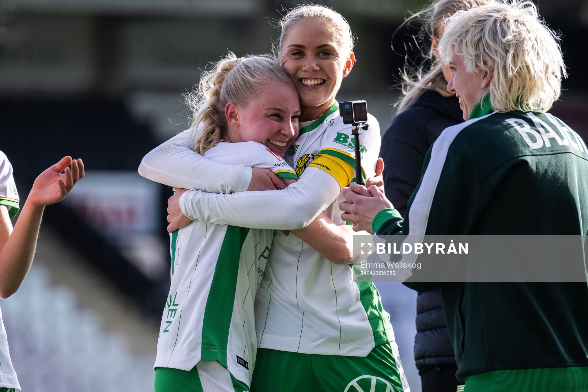 Hammarbys Emilie Joramo och Alice Carlsson jublar
