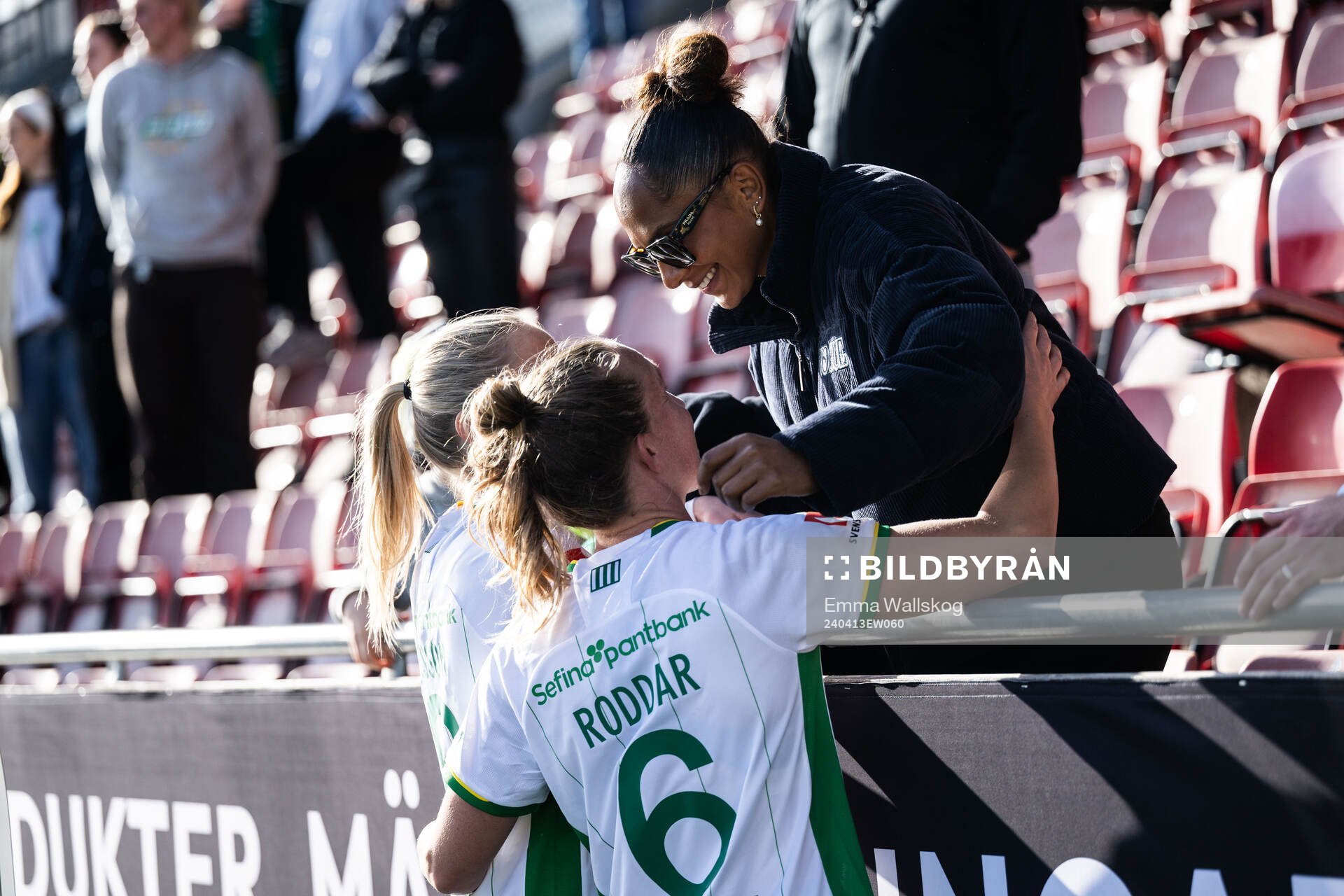 Hammarbys Alice Carlsson och Julia Roddar jublar med