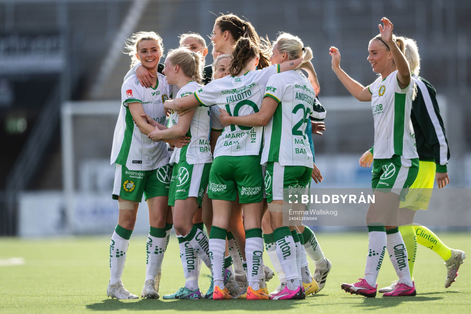 Hammarbys spelare jublar
