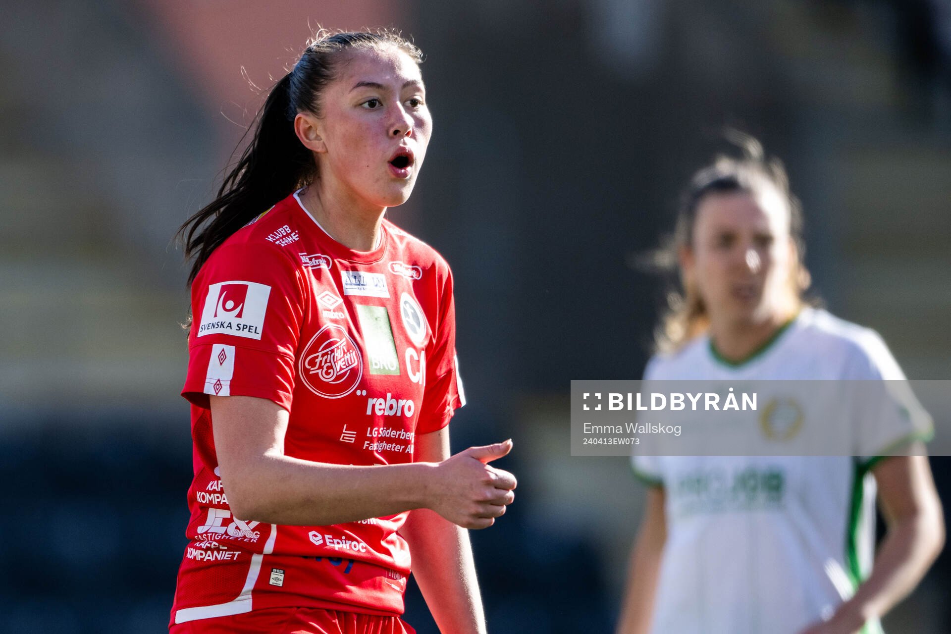 KIF Örebros Áslaug Dora Sigurbjörnsdottir reagerar