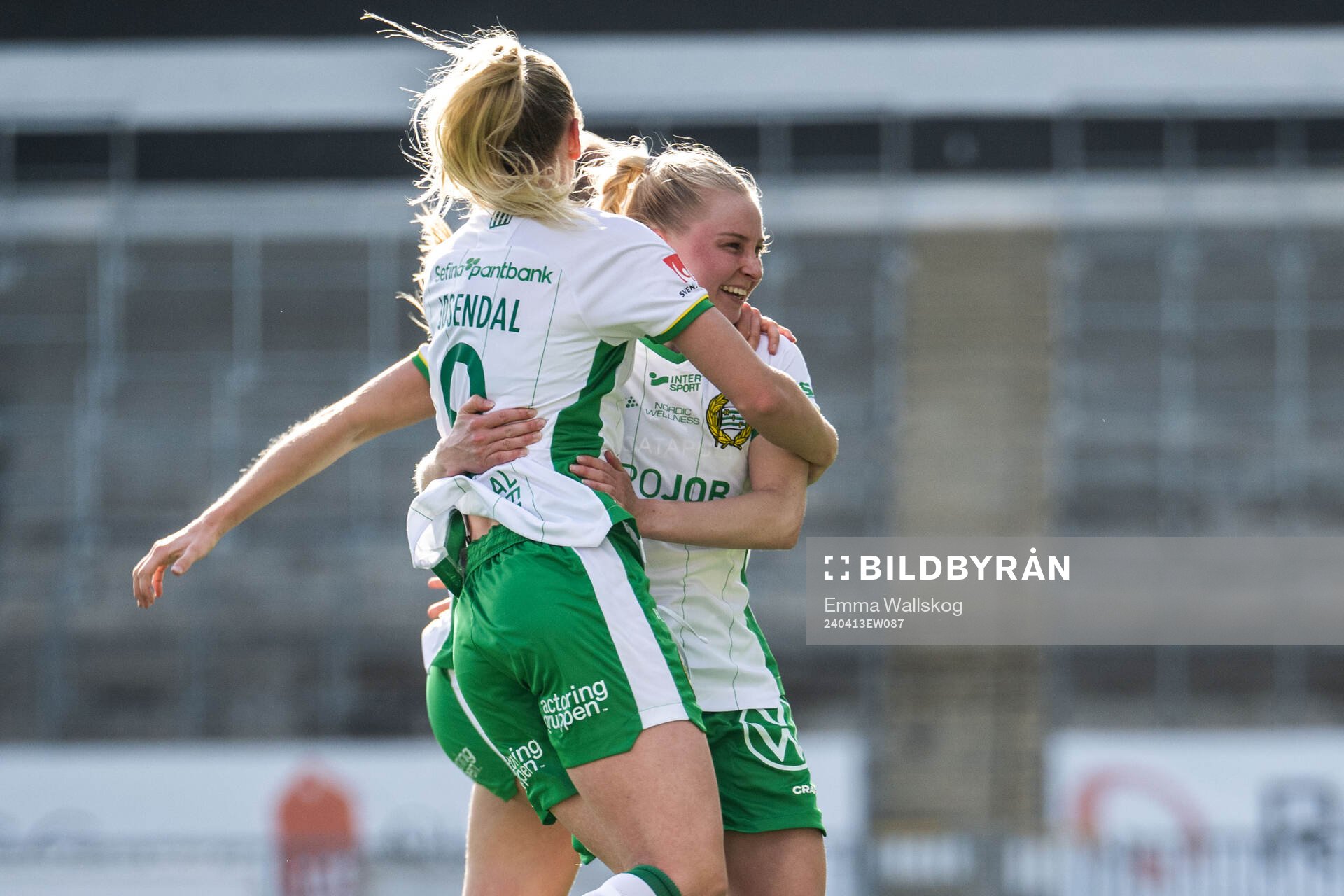 Hammarbys Emilie Joramo och Anna Jøsendal jublar