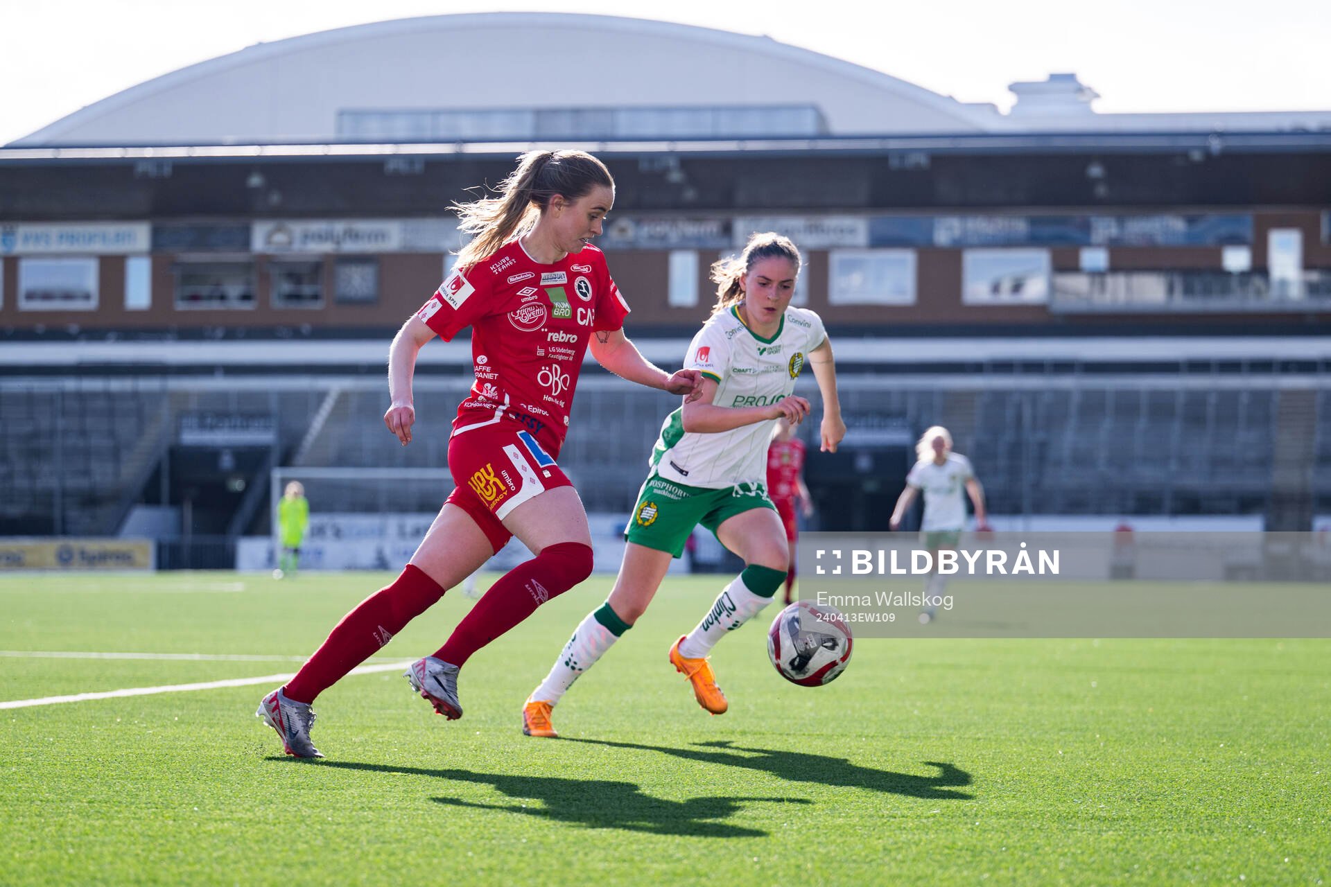 KIF Örebros Katla Maria Thordardottir och Hammarbys Smilla