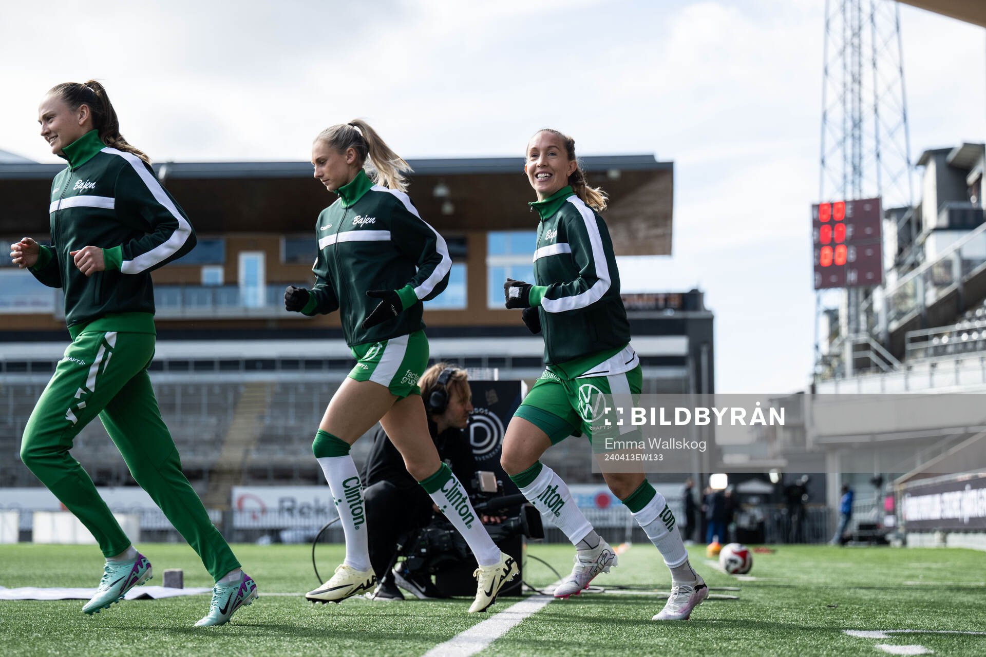 Hammarbys Vilde Hasund, Ellen Wangerheim och Julia Roddar