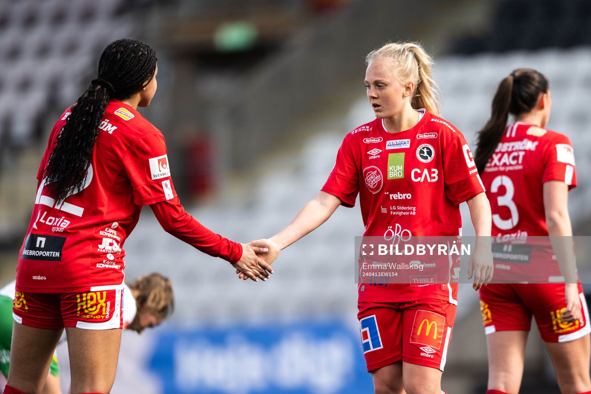 KIF Örebros Ashley Michelle Barron och Molly Johansson