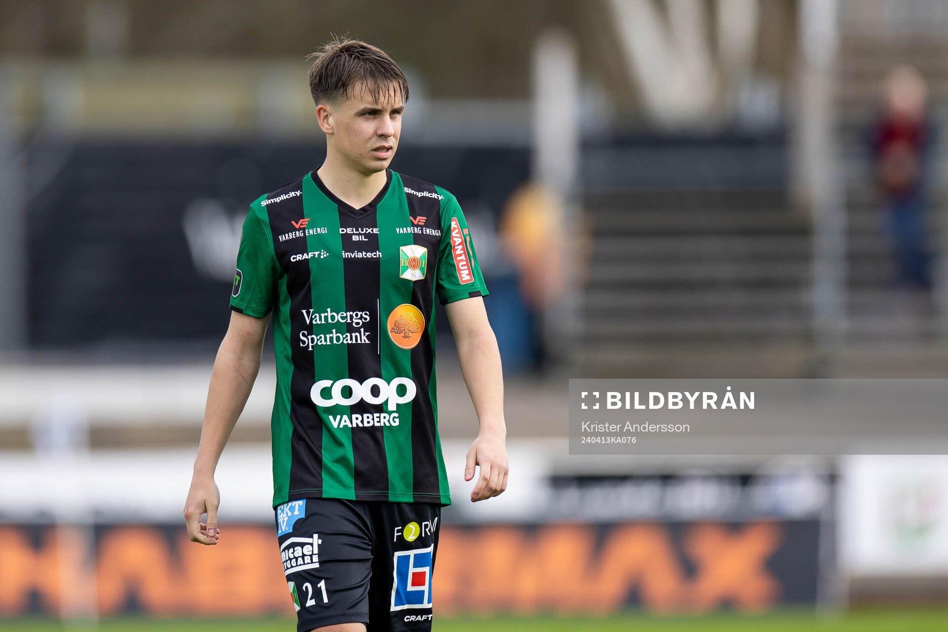 Varbergs Isak Valentin Vidjeskog under fotbollsmatchen i Superettan mellan Varberg och Östersund den 13 april 2024 i Varberg. 