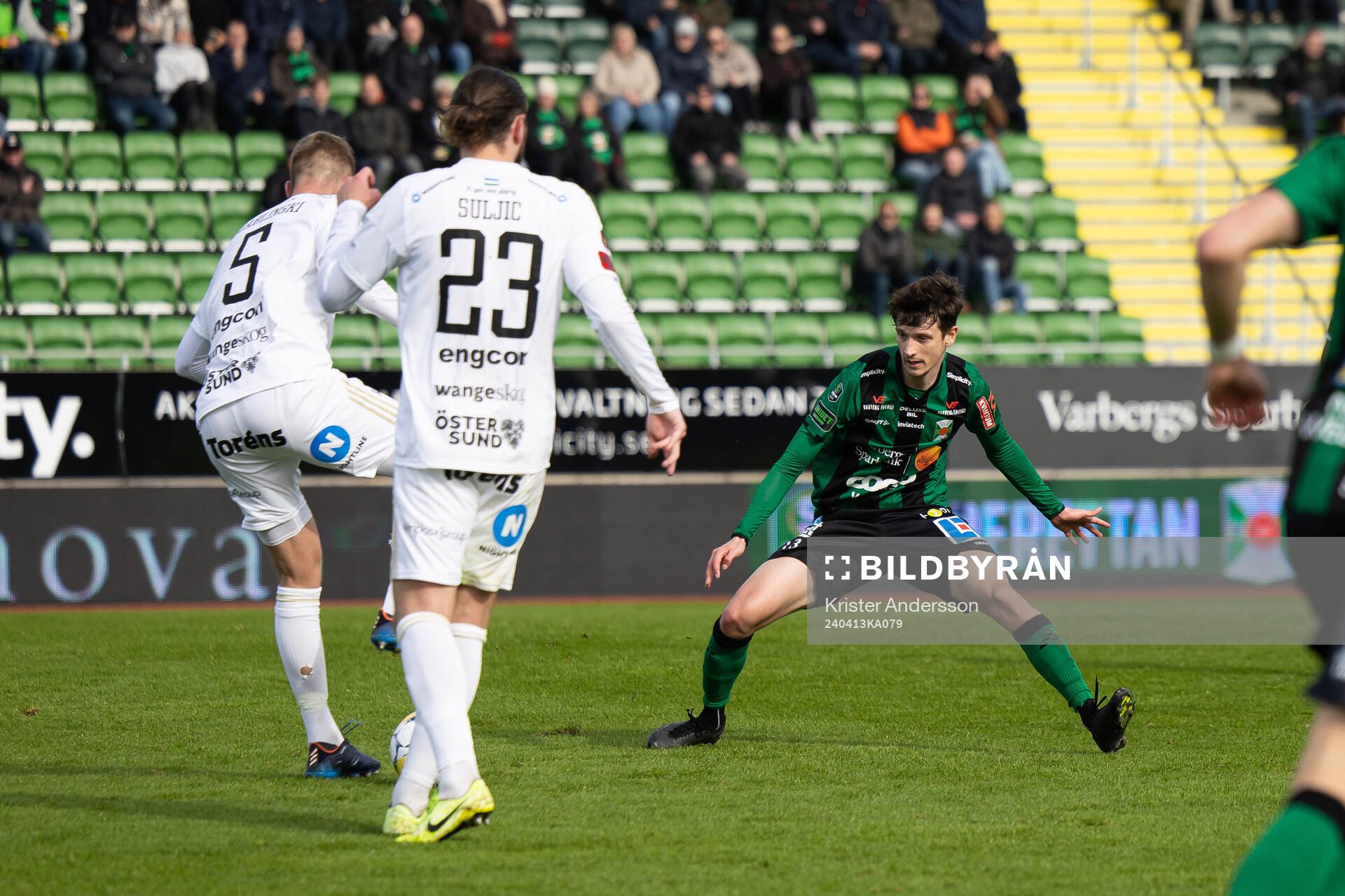 Varbergs Olle Edlund under fotbollsmatchen i Superettan mellan Varberg och Östersund den 13 april 2024 i Varberg. 
