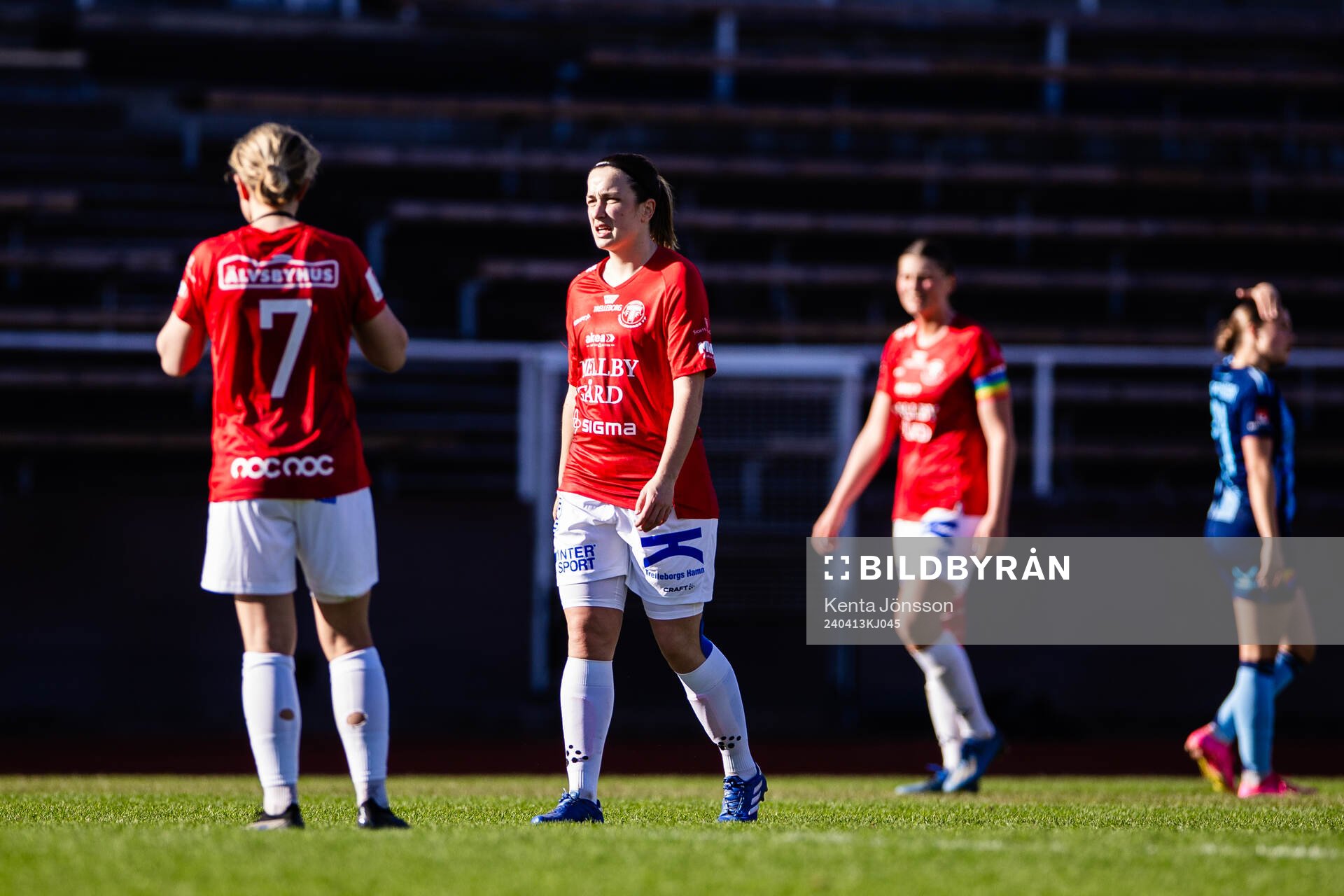 Trelleborgs Viktoria Persson och Saga Ollerstam deppar