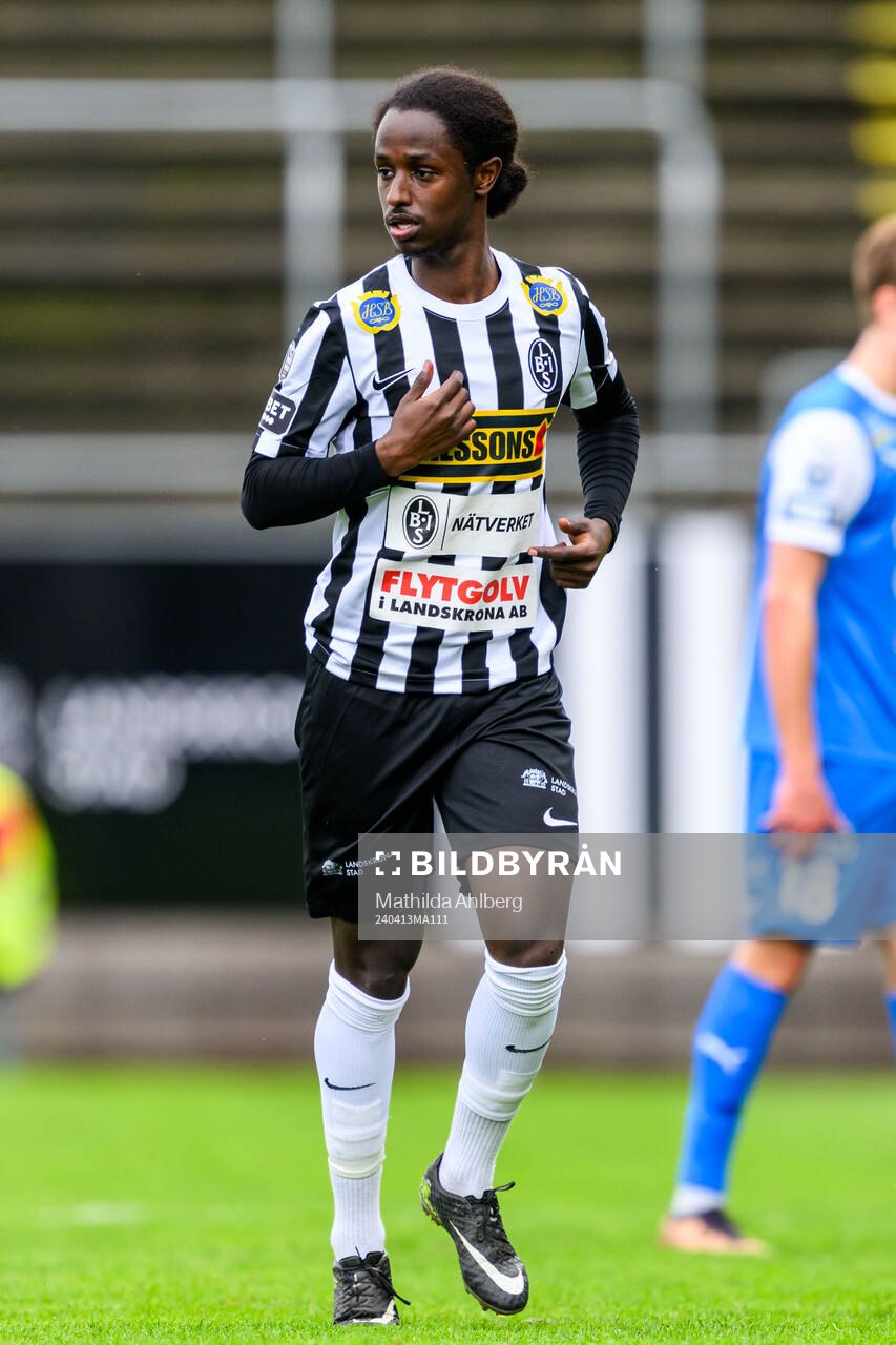 Landskronas Max'Med Omar Mohamed under fotbollsmatchen i Superettan mellan Landskrona och IK Oddevold den 13 april 2024 i Landskrona. 