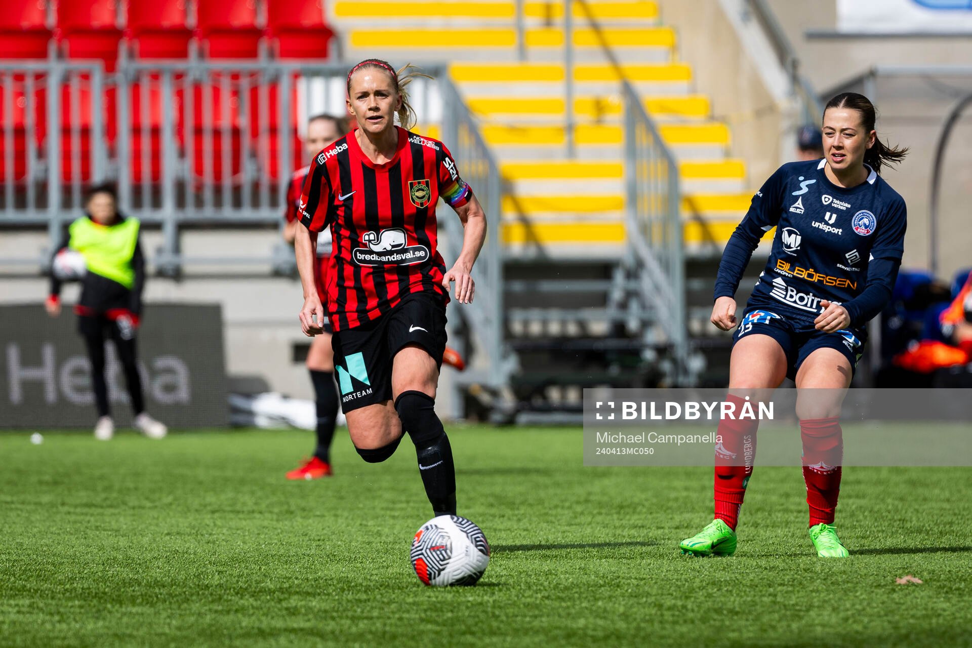 Brommapojkarnas Elsa Karlsson under fotbollsmatchen i Damallsvenskan mellan Brommapojkarna och Linköping den 13 april 2024 i Stockholm. 