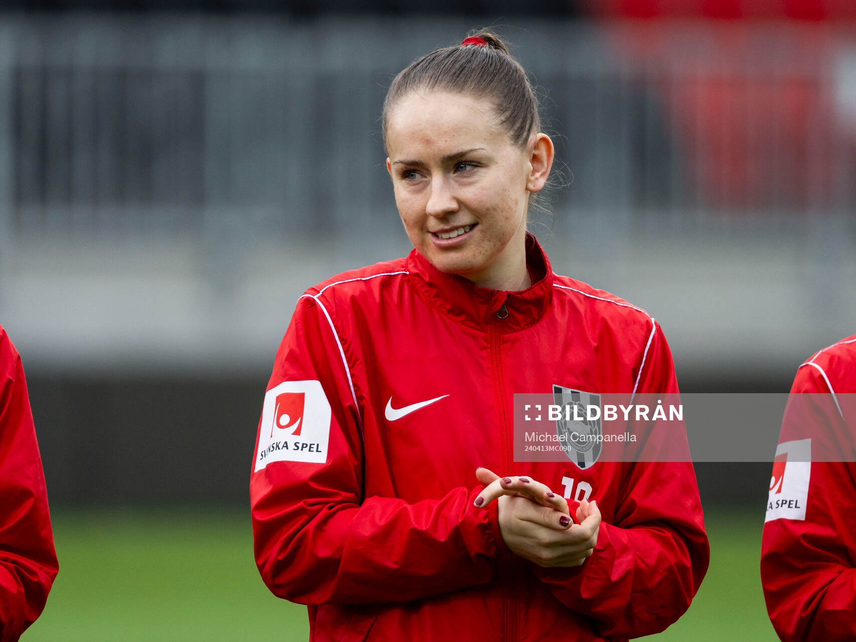 Brommapojkarnas Ida Bengtsson innan fotbollsmatchen i