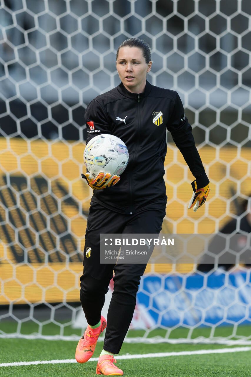 Häckens målvakt Jennifer Falk