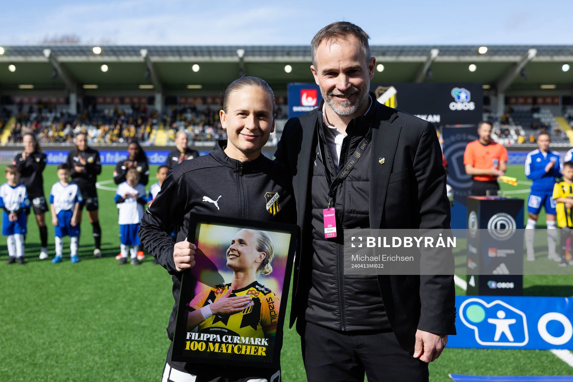 Häckens Filippa Curmark uppvaktas för 100 matcher spelade