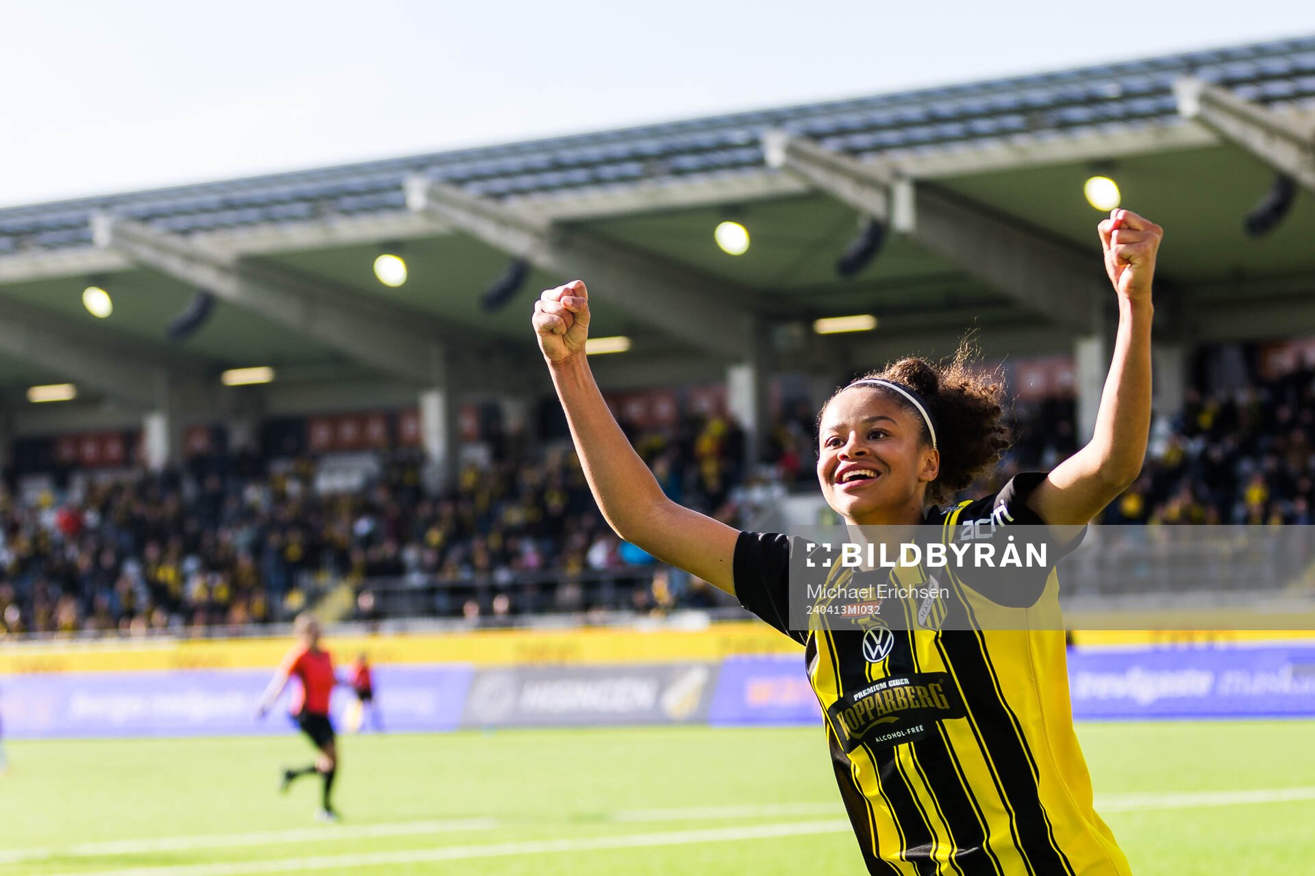 Häckens Felicia Schröder jublar