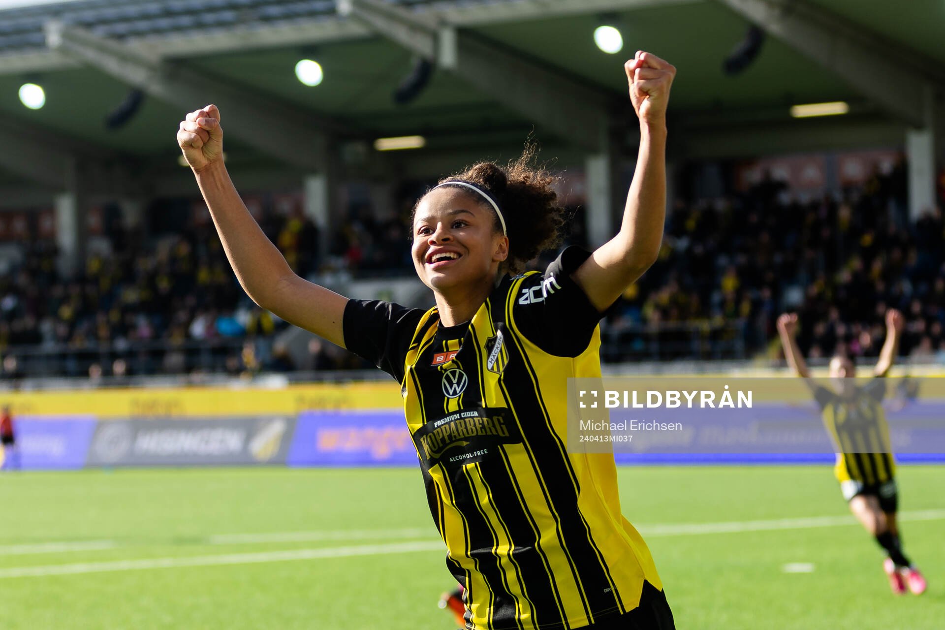 Häckens Felicia Schröder jublar