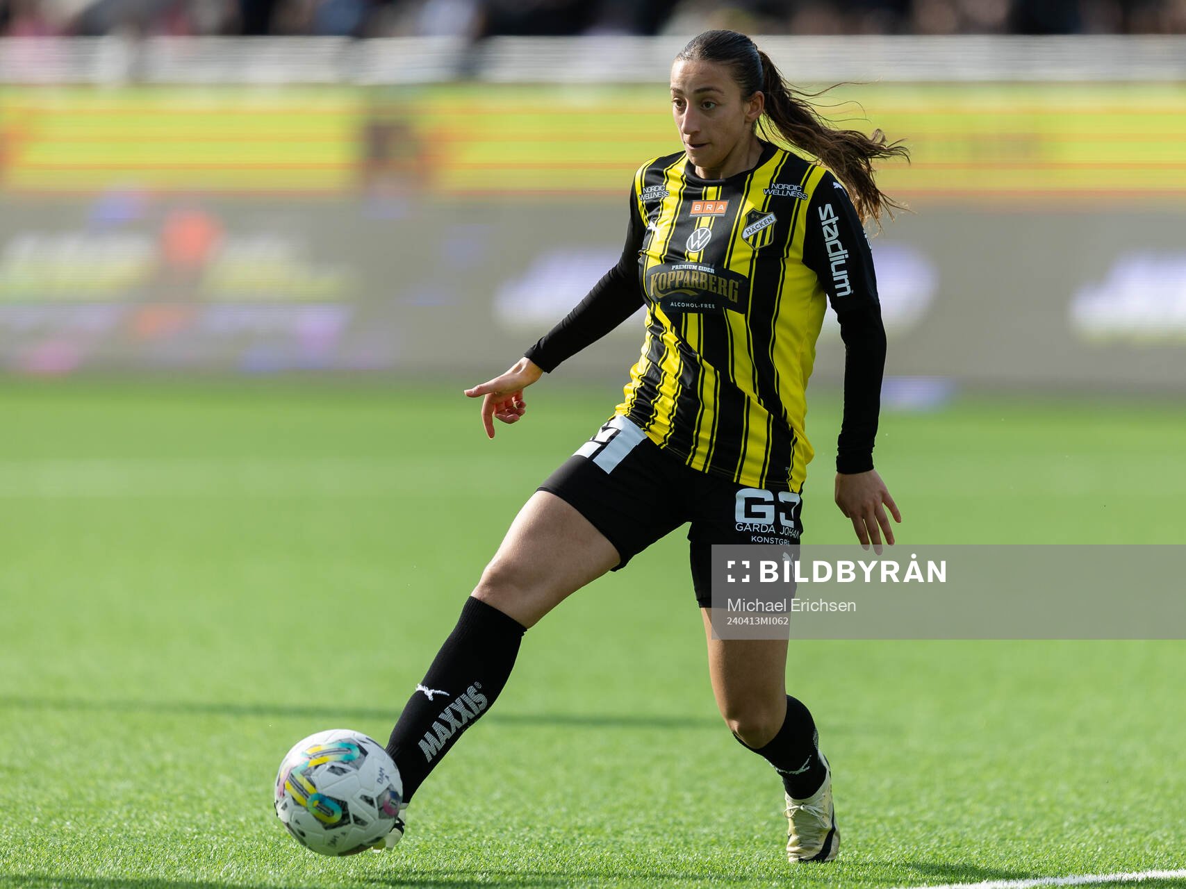 Häckens Rusul Rosa Kafaji under fotbollsmatchen i Damallsvenskan mellan Häcken och IFK Norrköping den 13 april 2024 i Göteborg. 