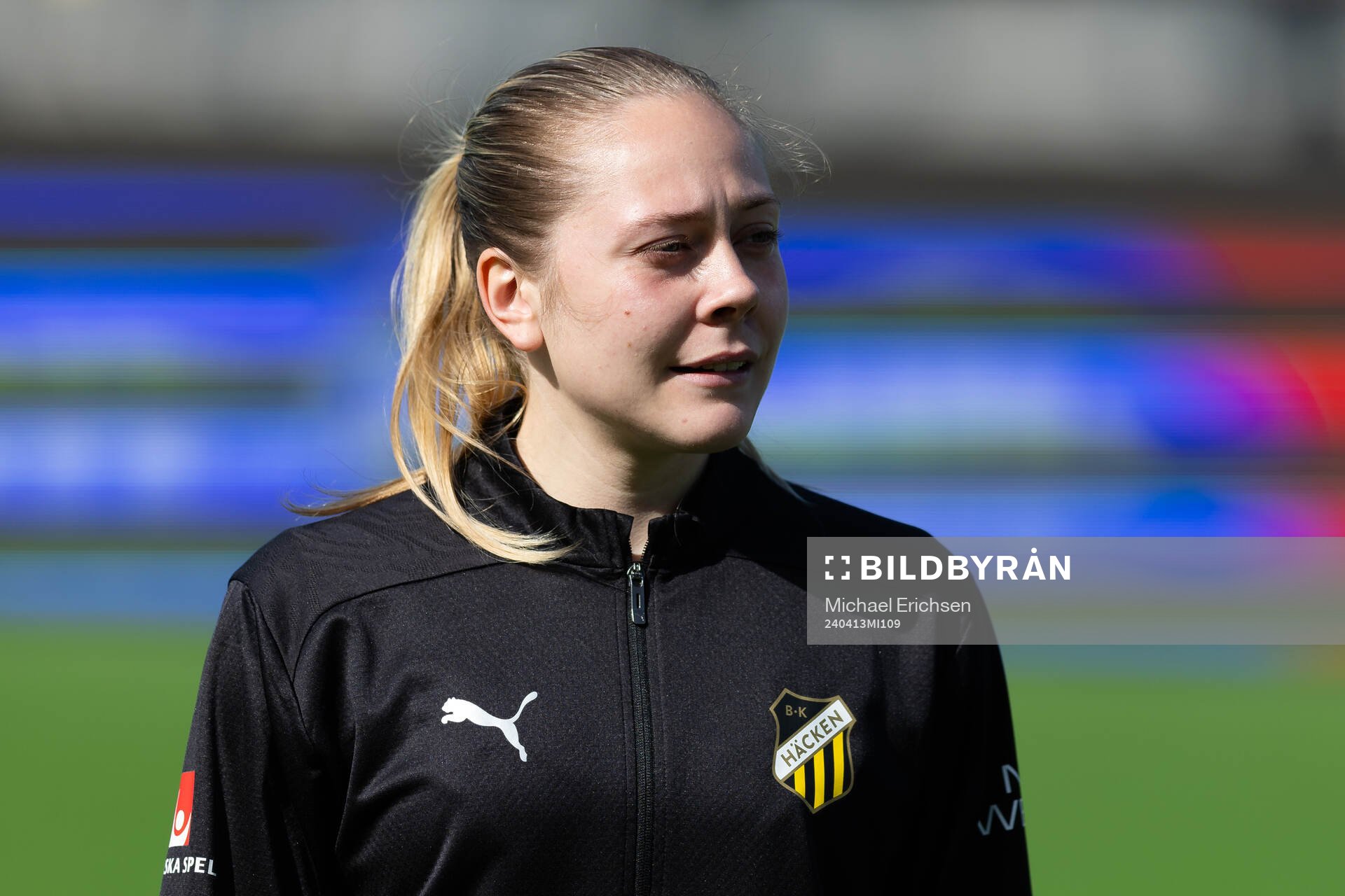 Häckens Alice Bergström på line up innan fotbollsmatchen