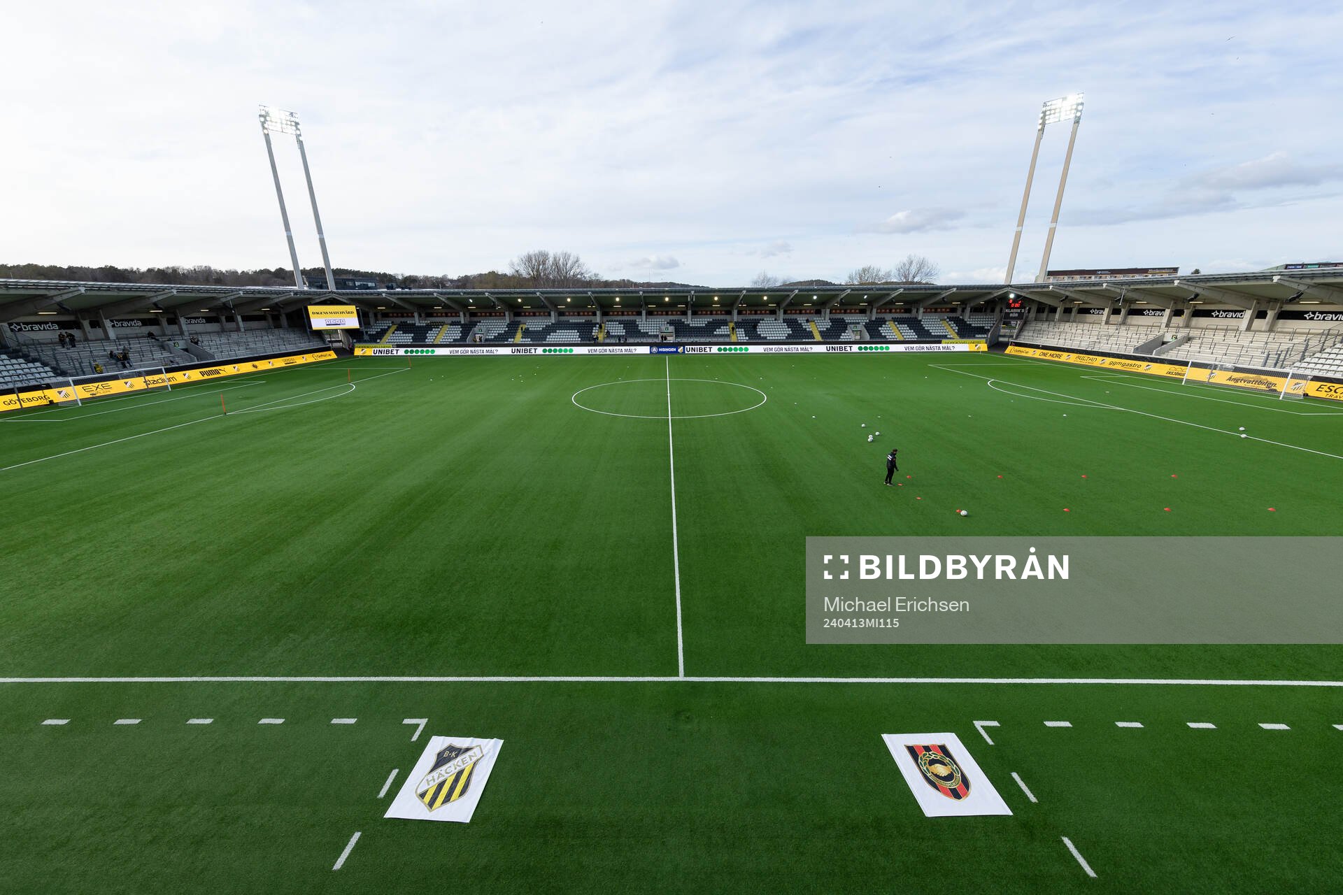 Bravida Arena innan fotbollsmatchen i Damallsvenskan mellan