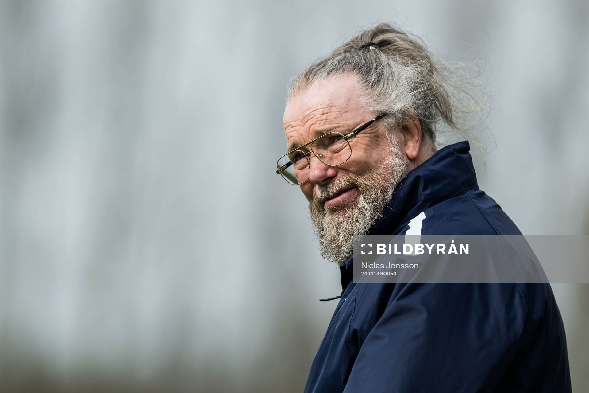 Eskilsminnes tränare Pierre Persson under fotbollsmatchen i Division 1 södra mellan Eskilsminne och Helsingborg den 13 april 2024 i Helsingborg.