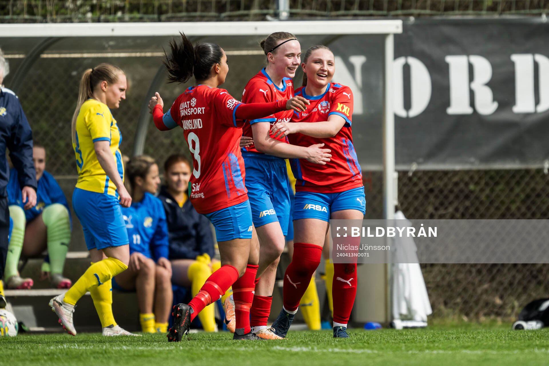 Helsingborg s Cornelia Rahmberg och Tilda Jonhag jublar