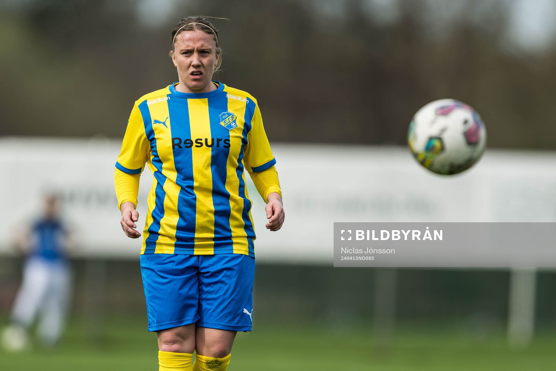 Eskilsminnes Ebba Jahnfors under fotbollsmatchen i Division 1 södra mellan Eskilsminne och Helsingborg den 13 april 2024 i Helsingborg.