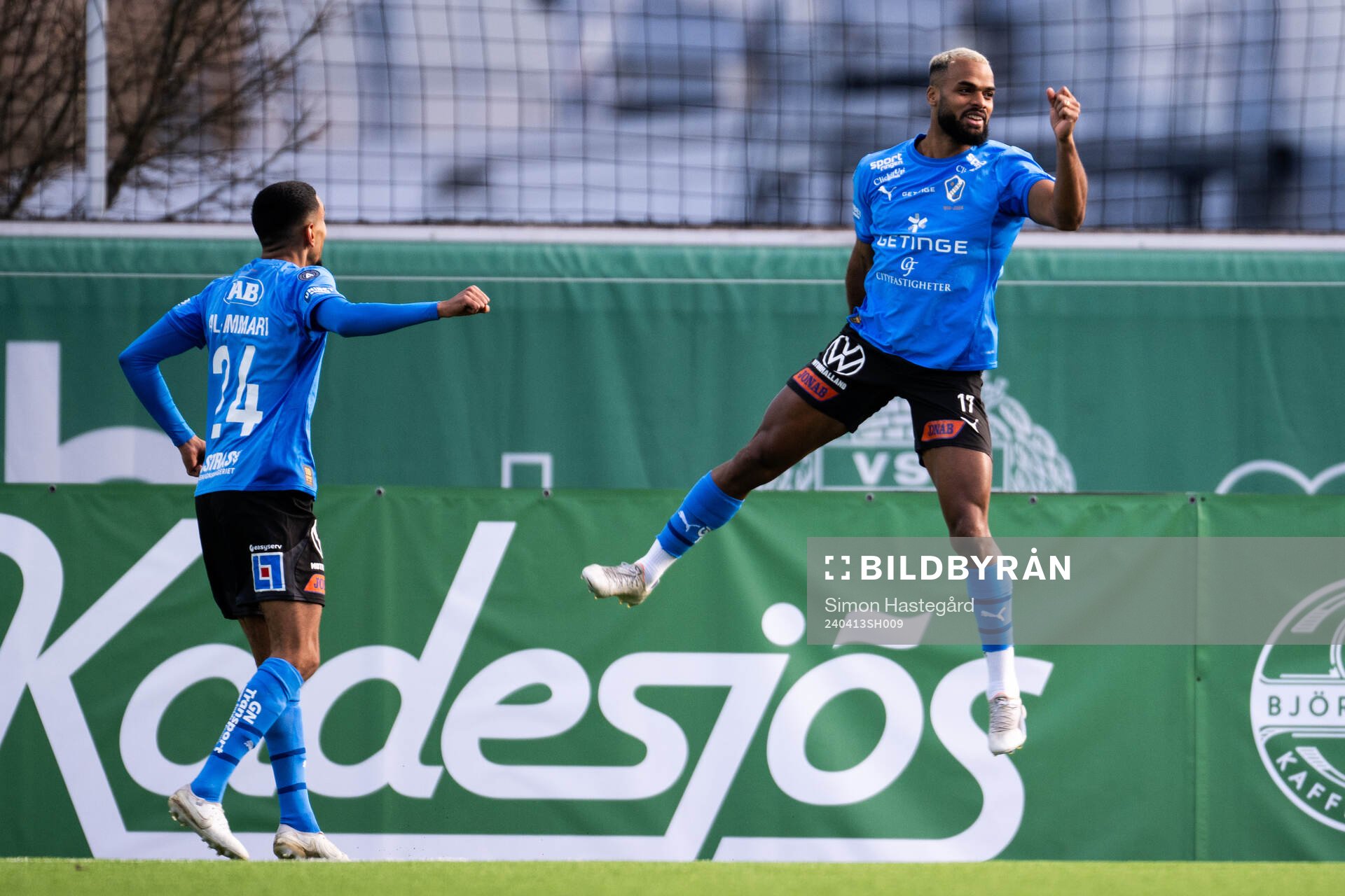 Halmstads Phil Ofosu-Ayeh jublar
