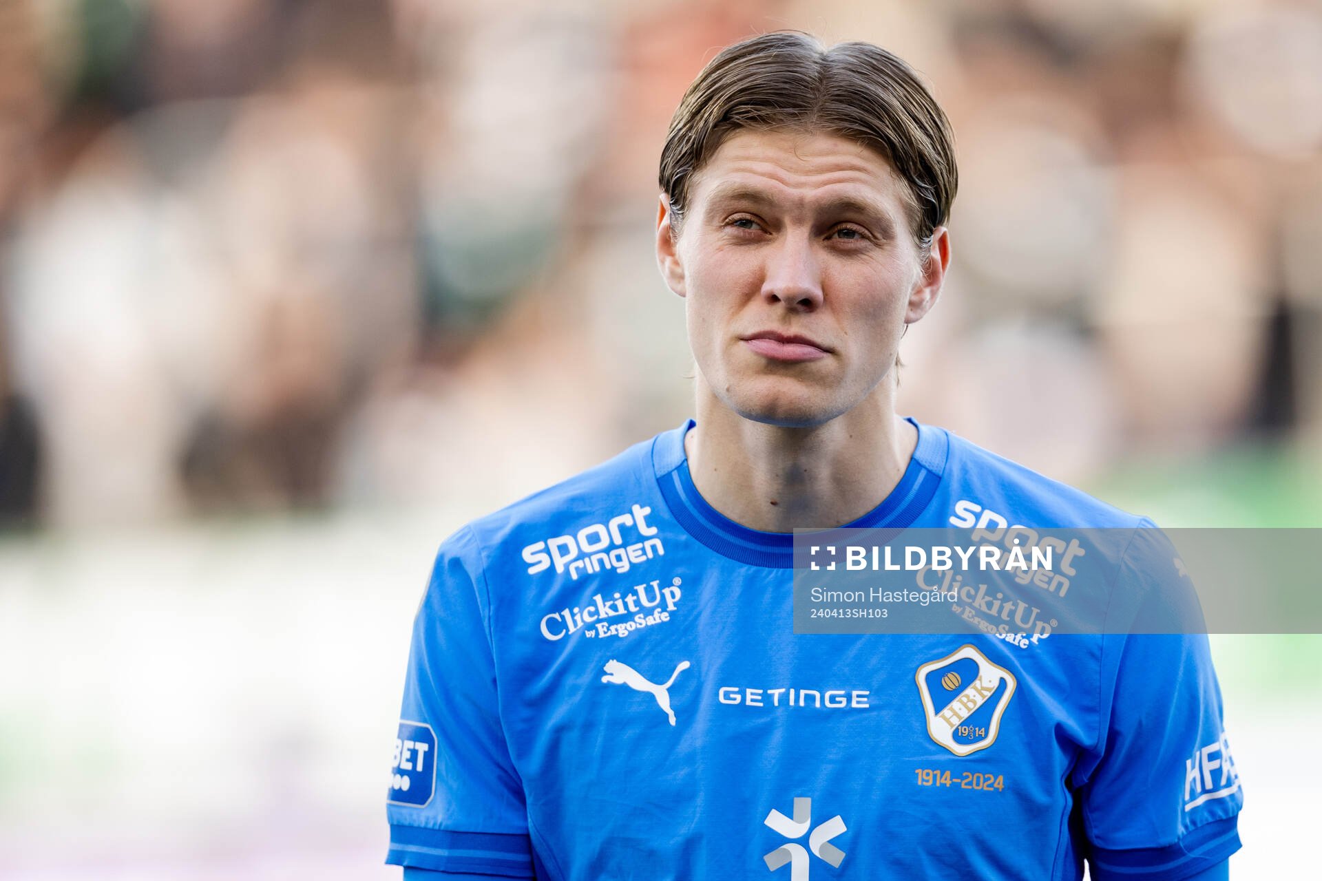 Halmstads Birnir Ingason inför fotbollsmatchen i Allsvenskan mellan Västerås och Halmstad den 13 april 2024 i Västerås. 