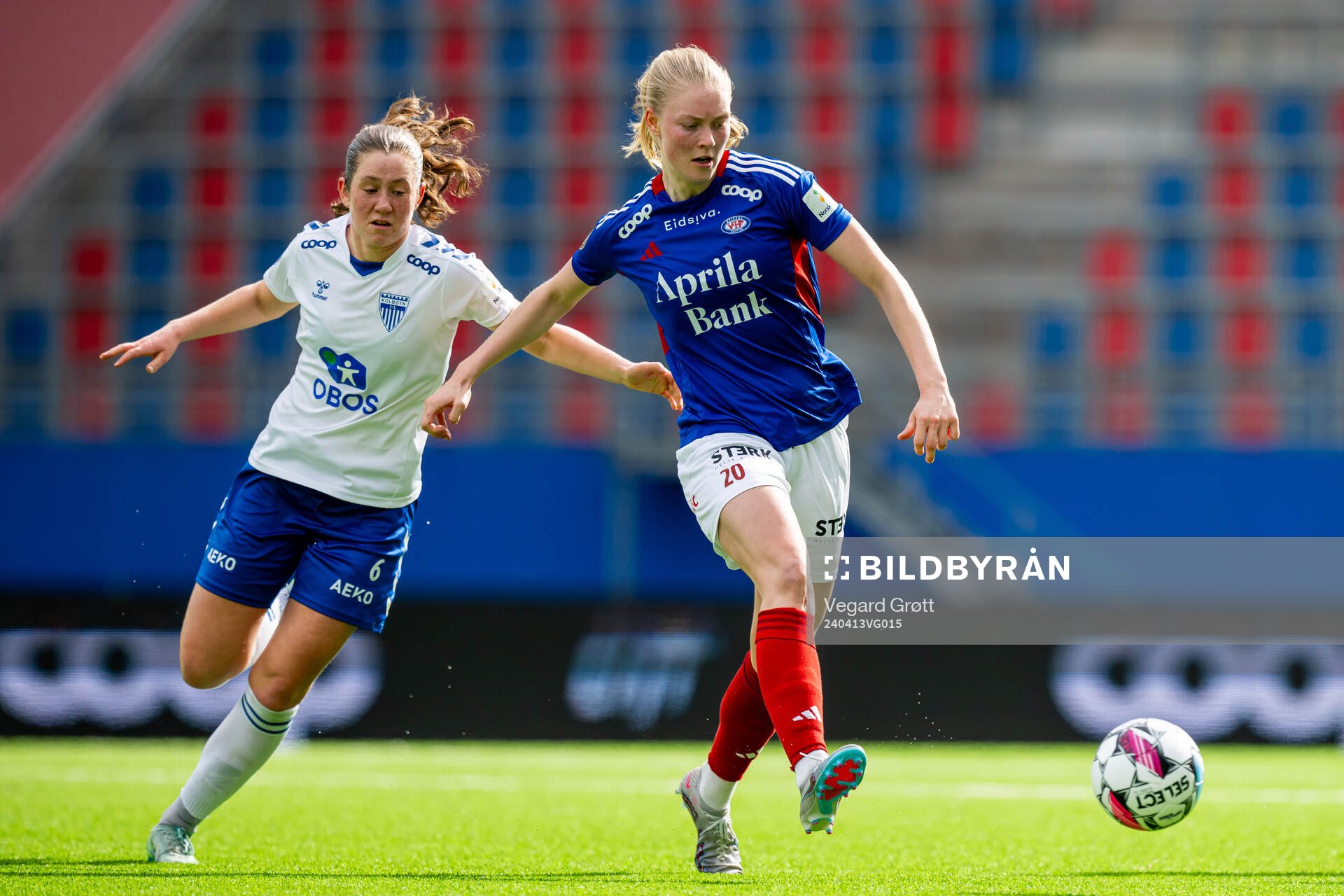 Carina Wik Alfredsen of Kolbotn and Tuva Lotte Leschbrandt Espås of Vålerenga during the Toppserien football match between Vålerenga and Kolbotn on April 13, 2024 in Oslo.