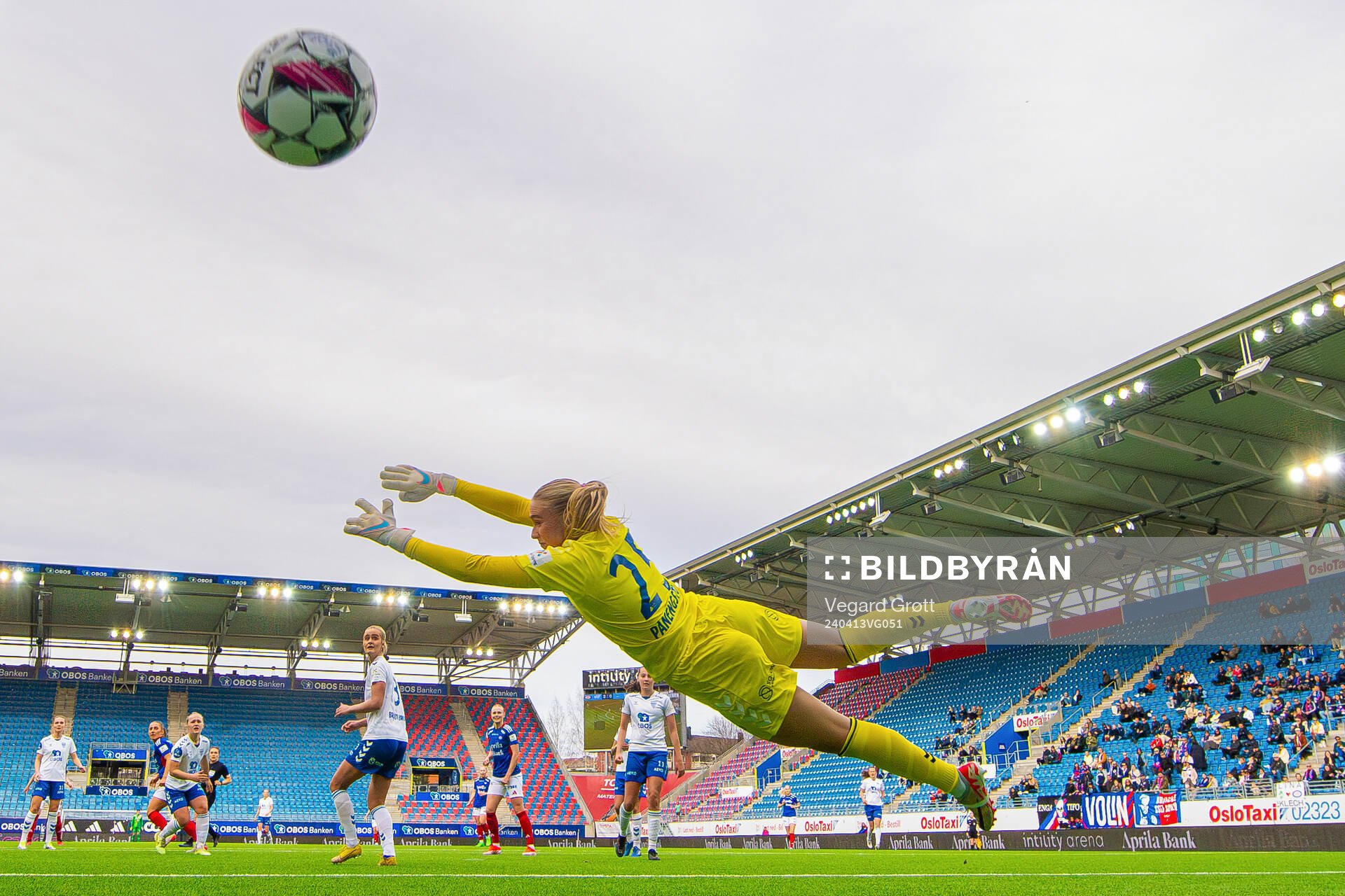 Tilde Lindwall of Vålerenga scores the 3-0 goal behind