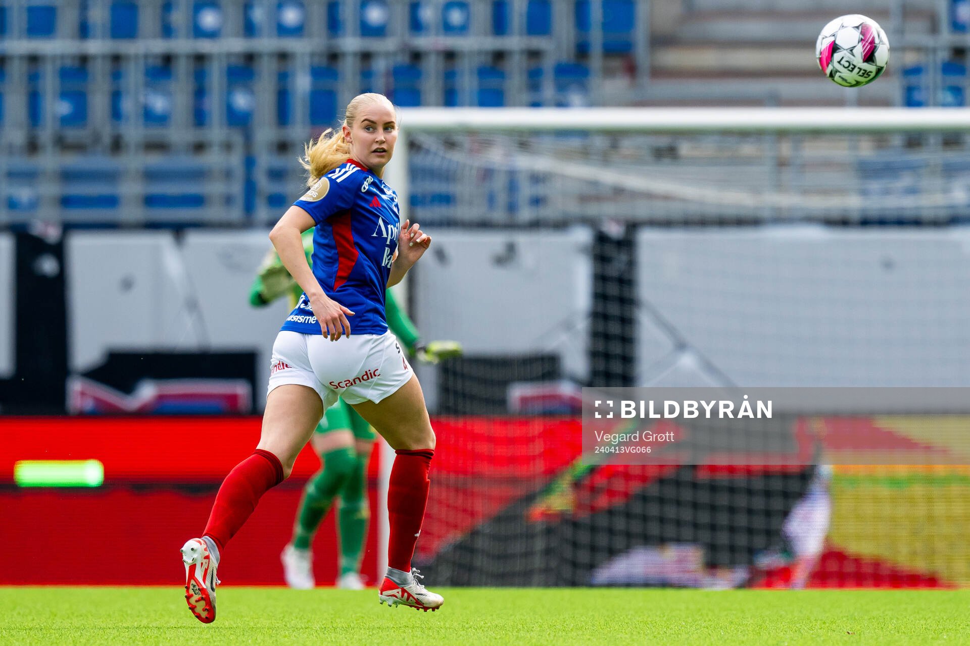 Iselin Sandnes Olsen of Vålerenga
