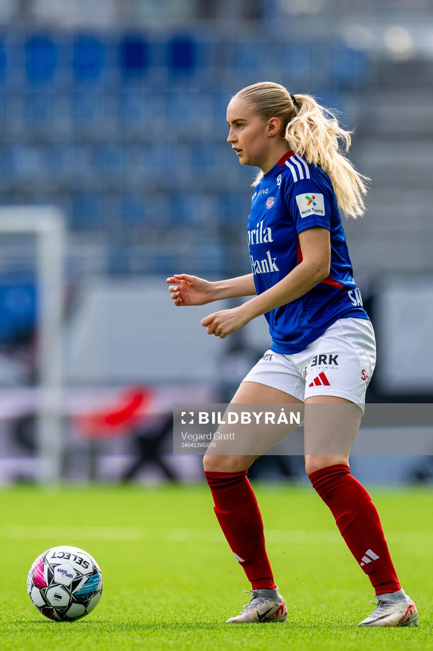 Iselin Sandnes Olsen of Vålerenga