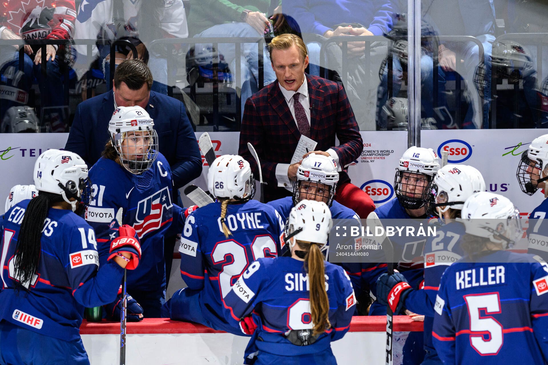 Head coach John Wroblewski of USA