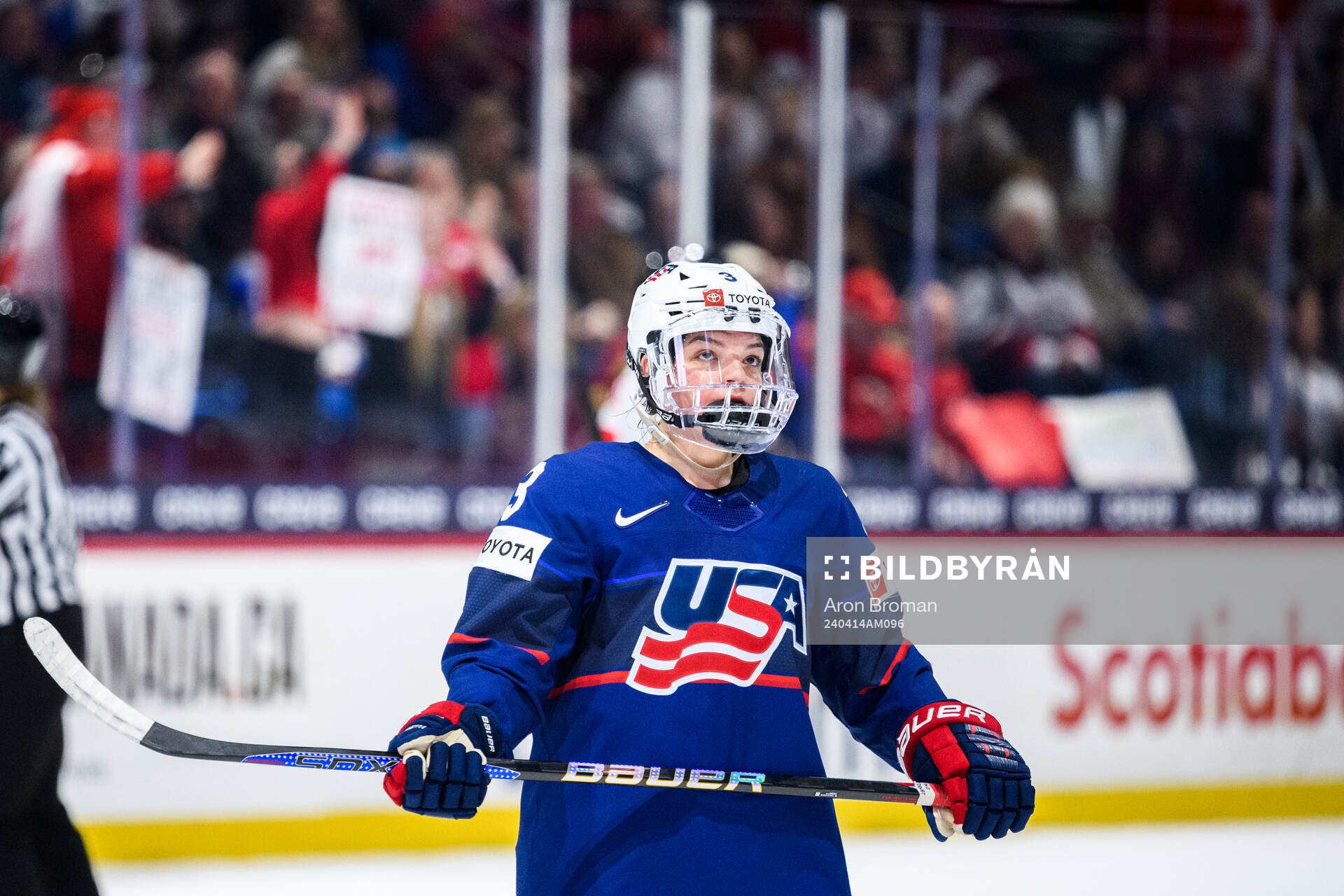 Cayla Barnes of USA looks dejected