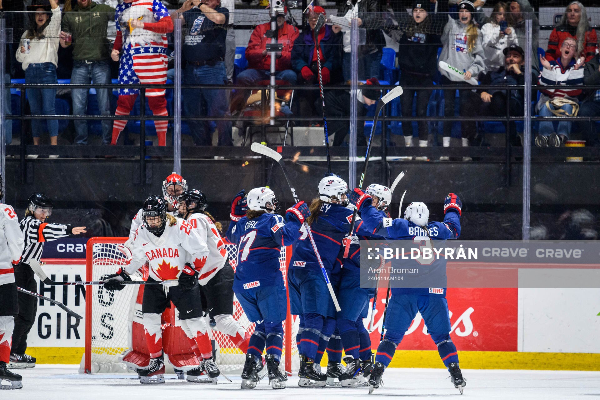 Alex Carpenter of USA (not in picture) celebrates with