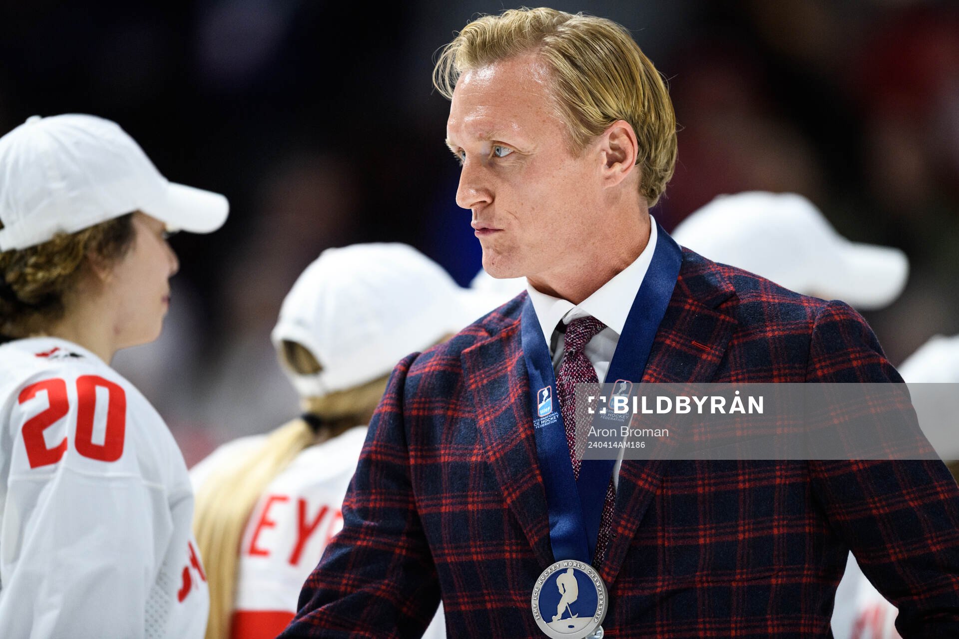 Head coach John Wroblewski of USA