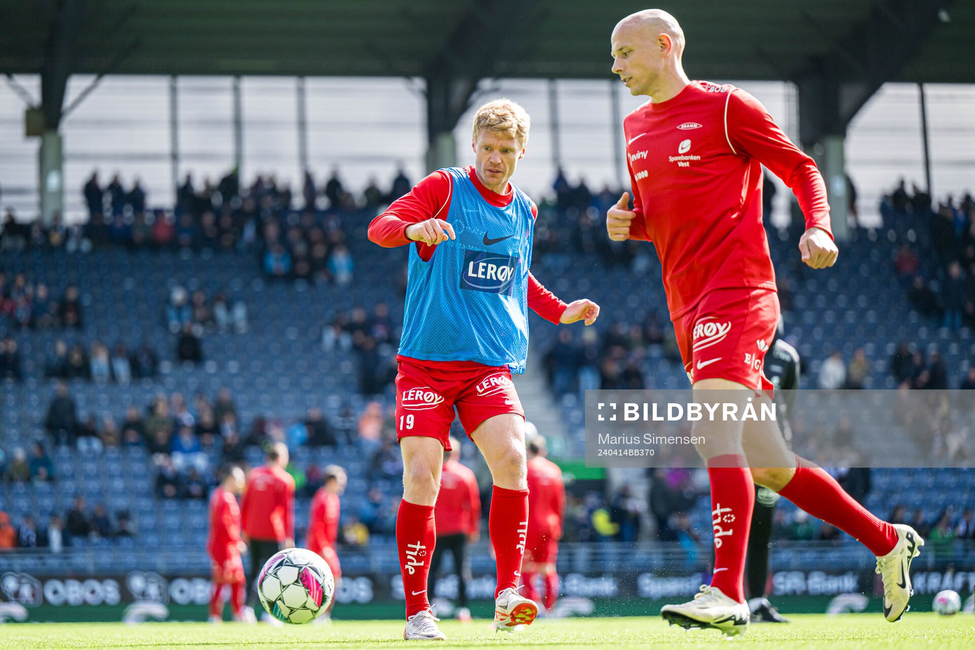 Sivert Heltne Nilsen of Brann warms up