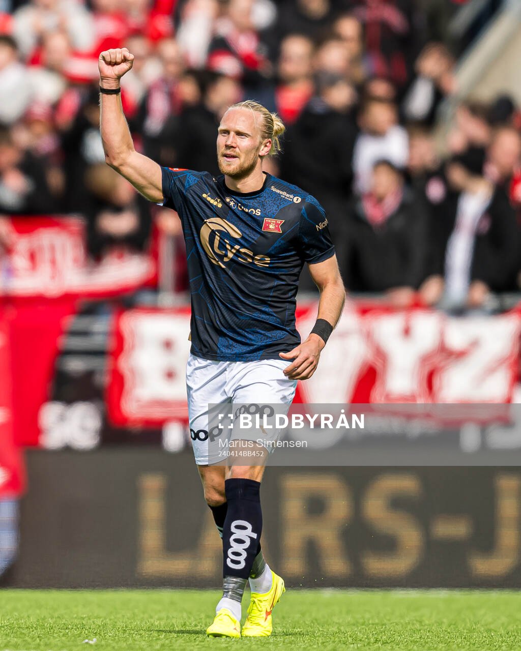 Lars-Jørgen Salvesen of Viking celebrates