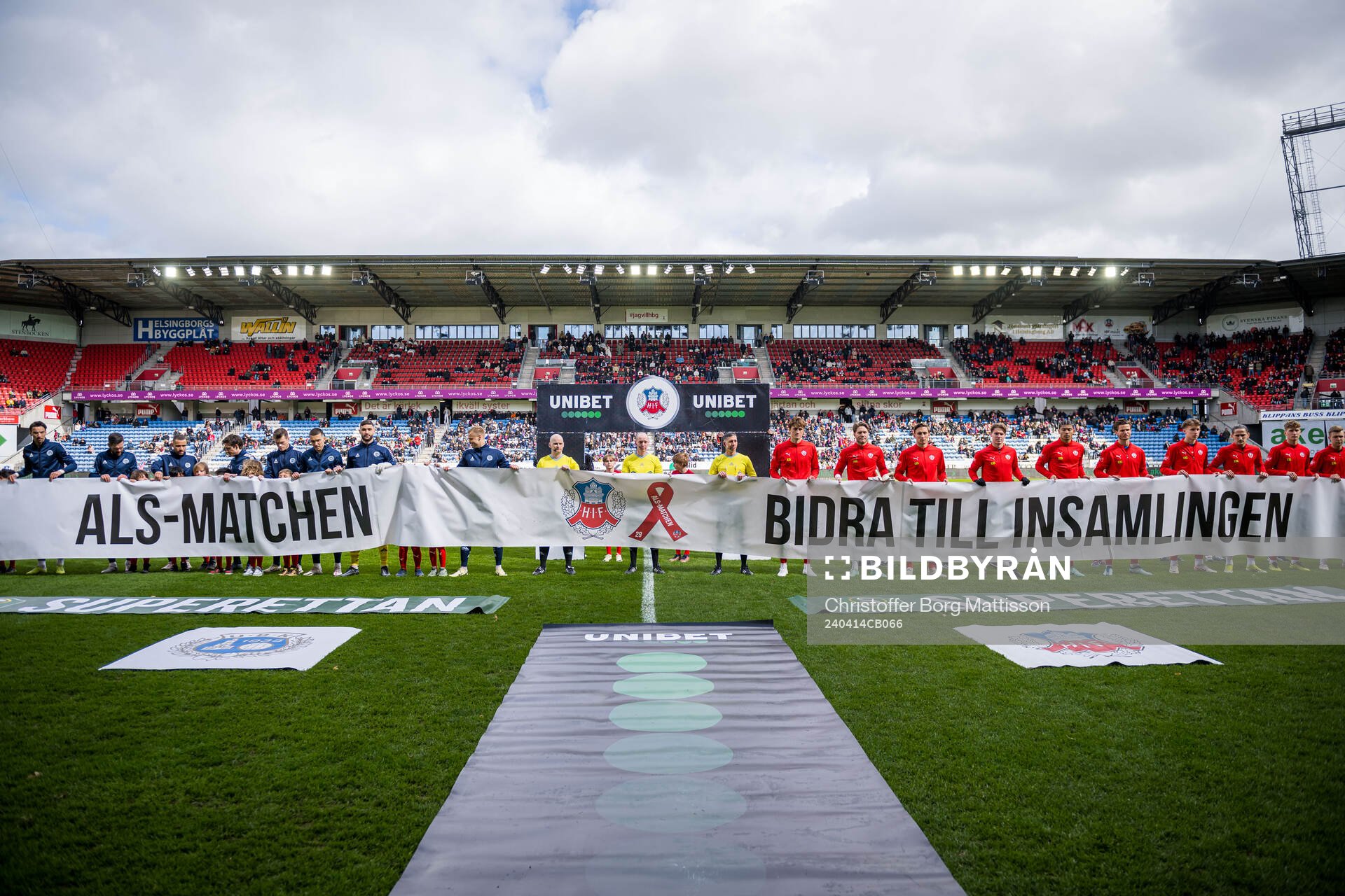 Jesper Björkman under en hyllning inför fotbollsmatchen i Superettan mellan Helsingborg och Utsikten den 14 april 2024 i Helsingborg.
