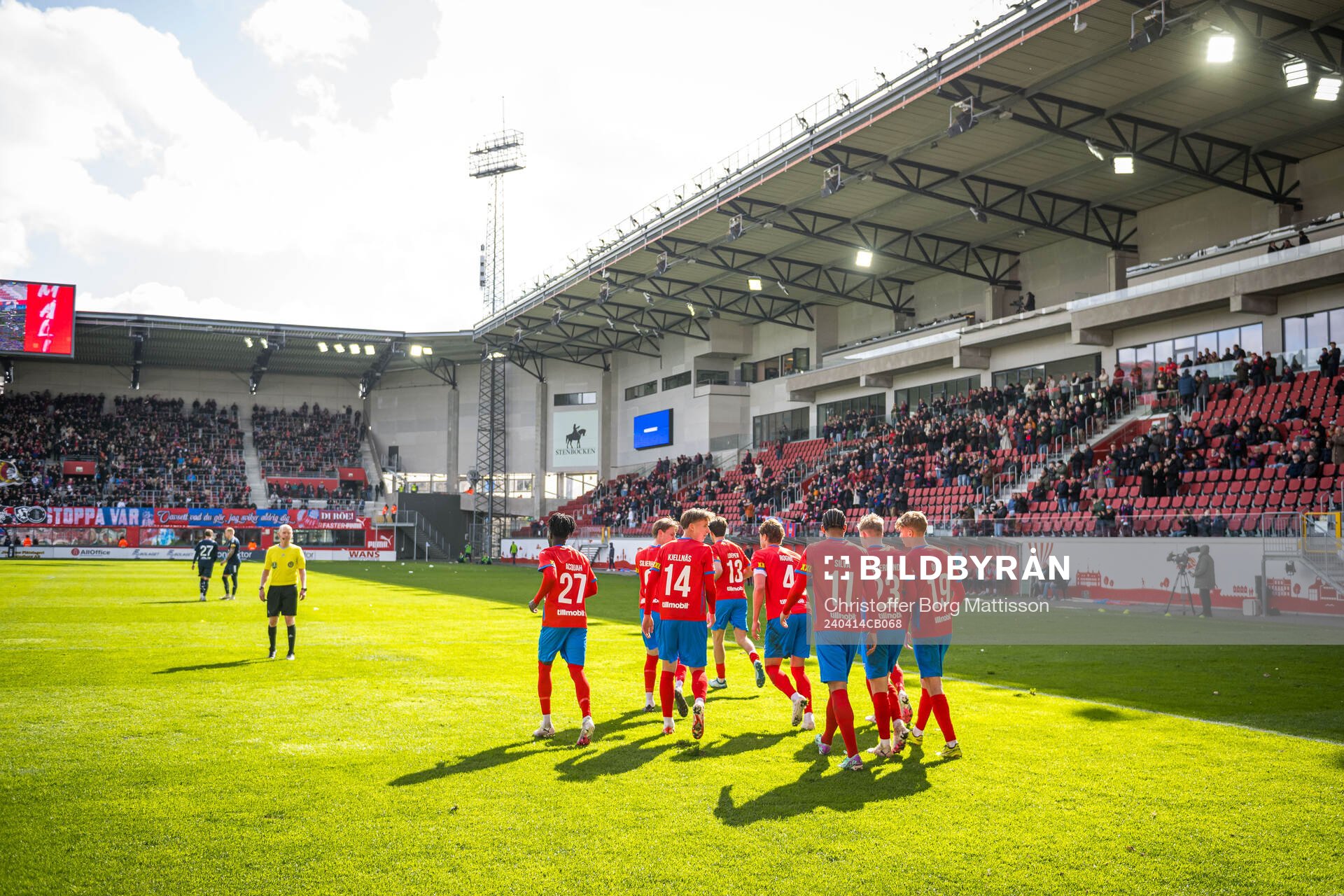 Helsingborgs Taylor Silverholt jublar efter 1-0 under fotbollsmatchen i Superettan mellan Helsingborg och Utsikten den 14 april 2024 i Helsingborg.