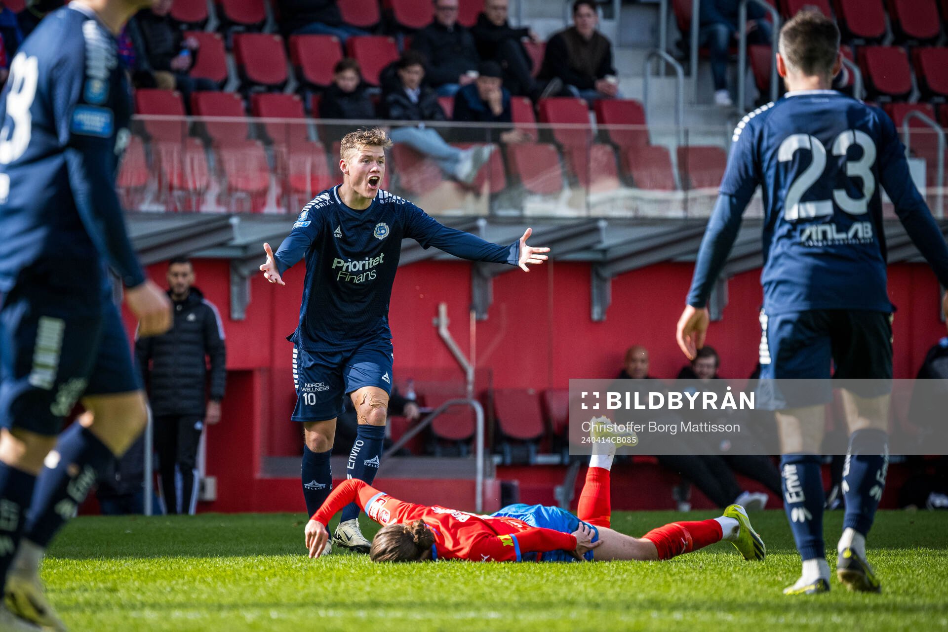 Helsingborgs Ervin Gigovic och Utsiktens Albin Skoglund